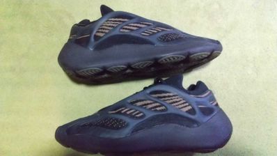 adidas YEEZY 700V3 "Clay Brown"