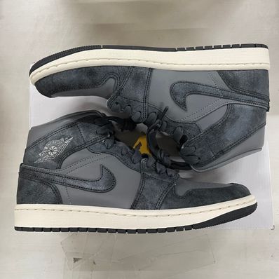 Nike Women's Air Jordan 1 Mid SE "Smoke Grey"