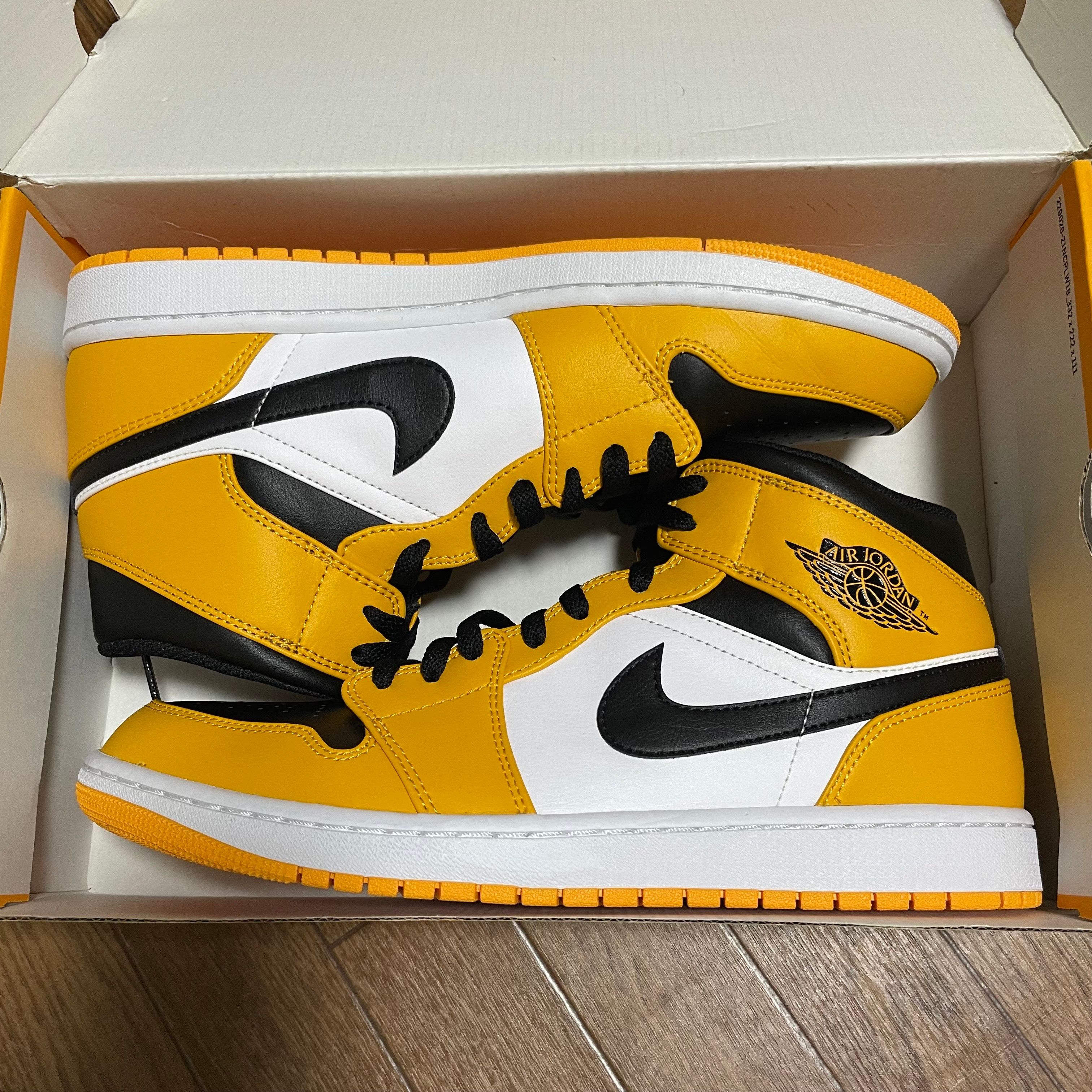 Nike Air Jordan 1 Mid "Taxi"