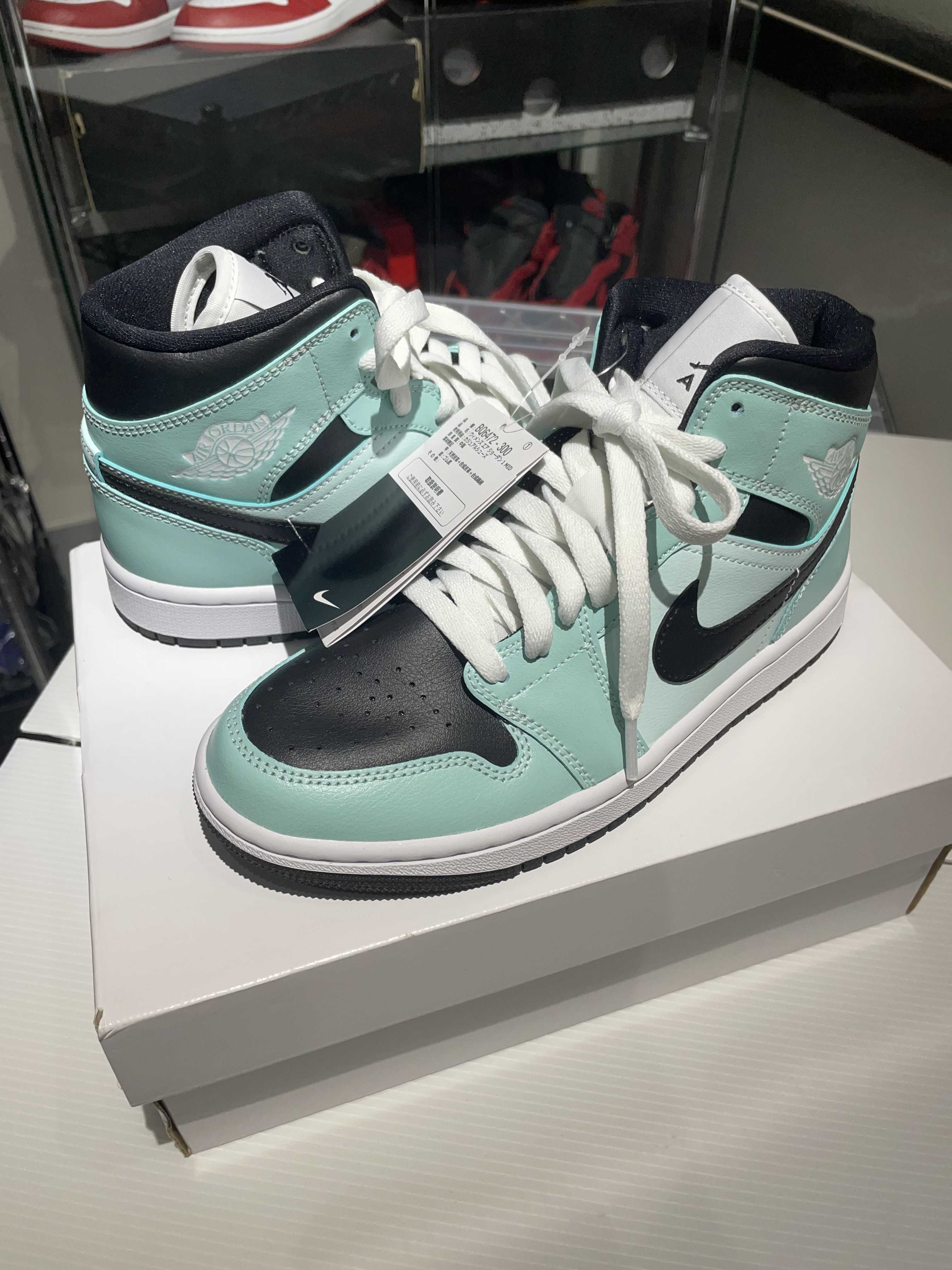 NIKE Women's AIR JORDAN 1 MID "AQUA BLUE"
