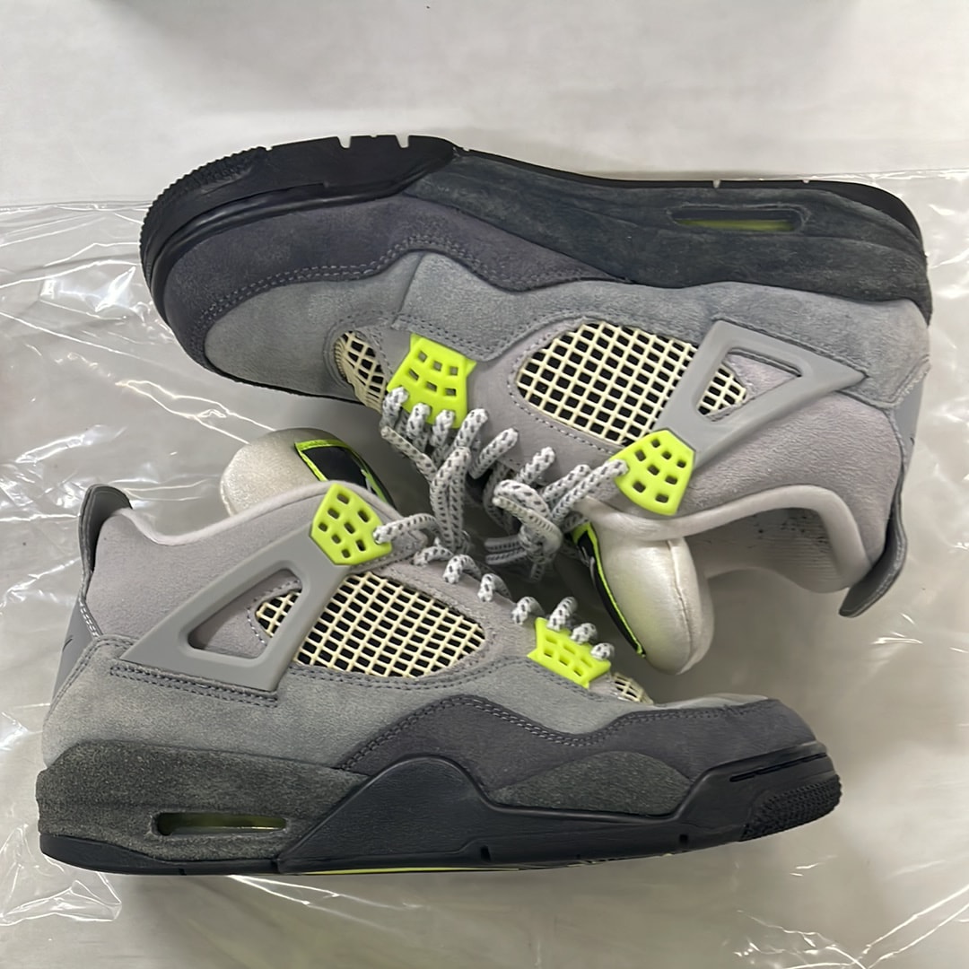 Nike Air Jordan 4 Retro LE "Neon"