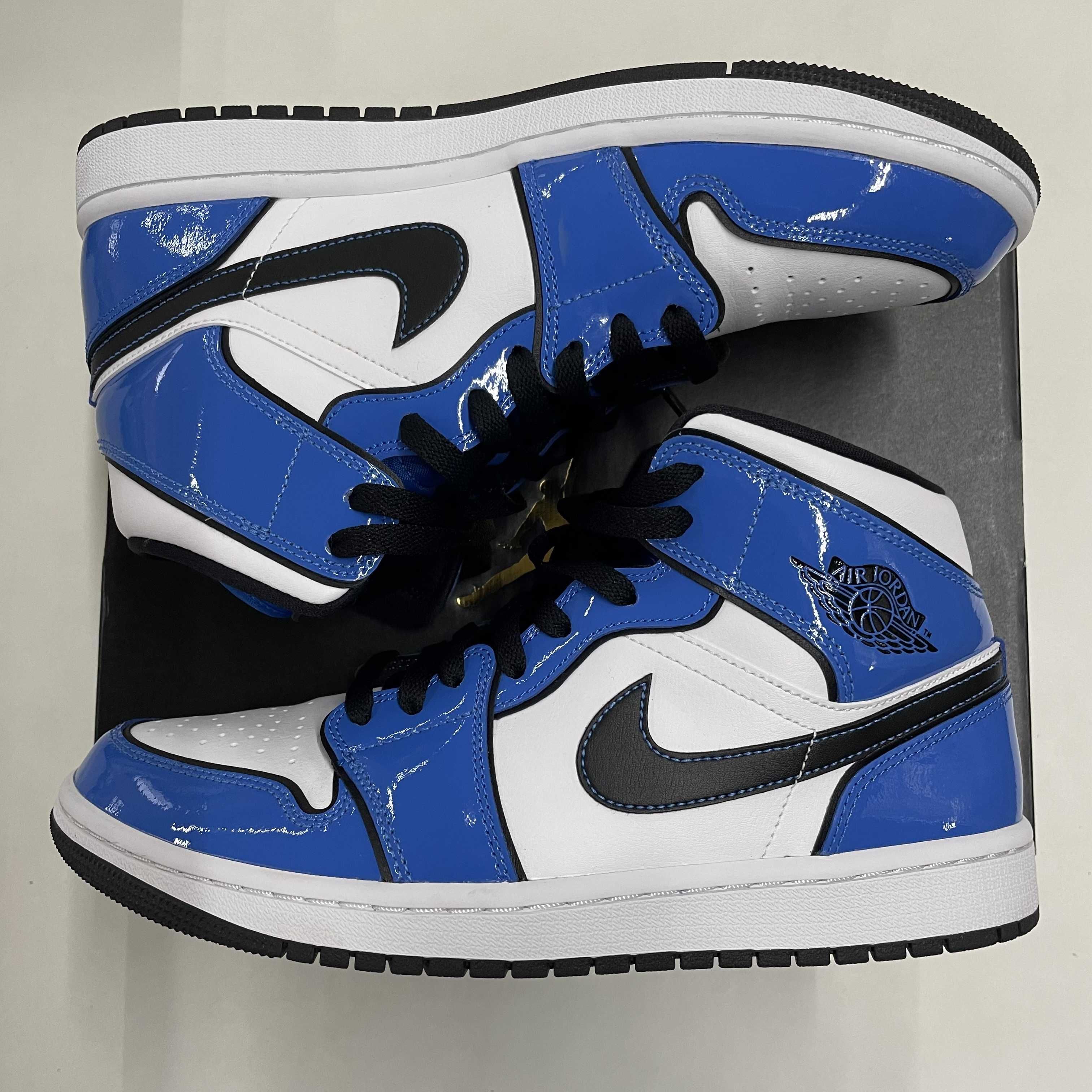 Nike Air Jordan 1 Mid SE "Signal Blue"