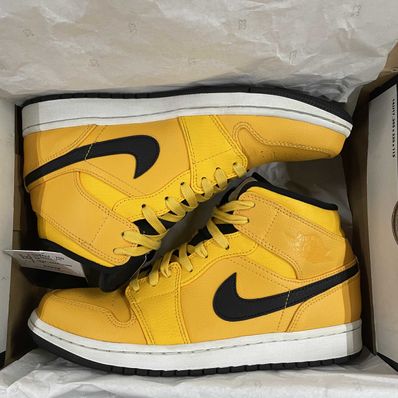 Nike Air Jordan 1 Mid "University Gold Black"
