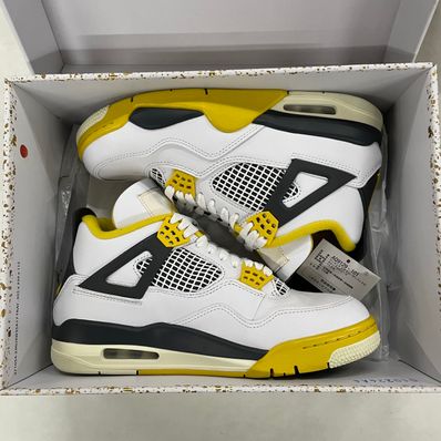 Nike Women's Air Jordan 4 Retro "Vivid Sulfur"