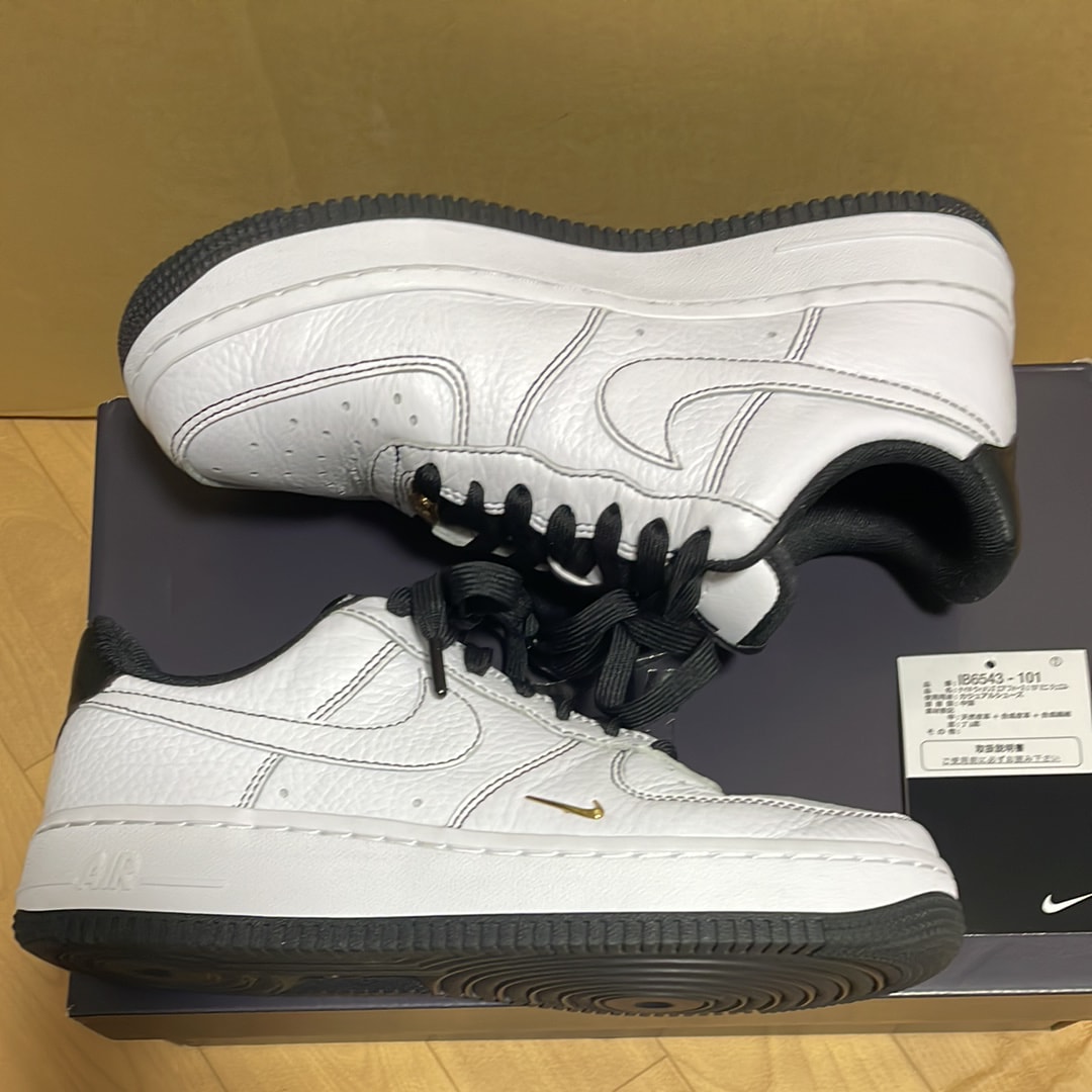 Nike Women's Air Force 1 '07 Mini Jewel "White/Metallic Gold/Black"