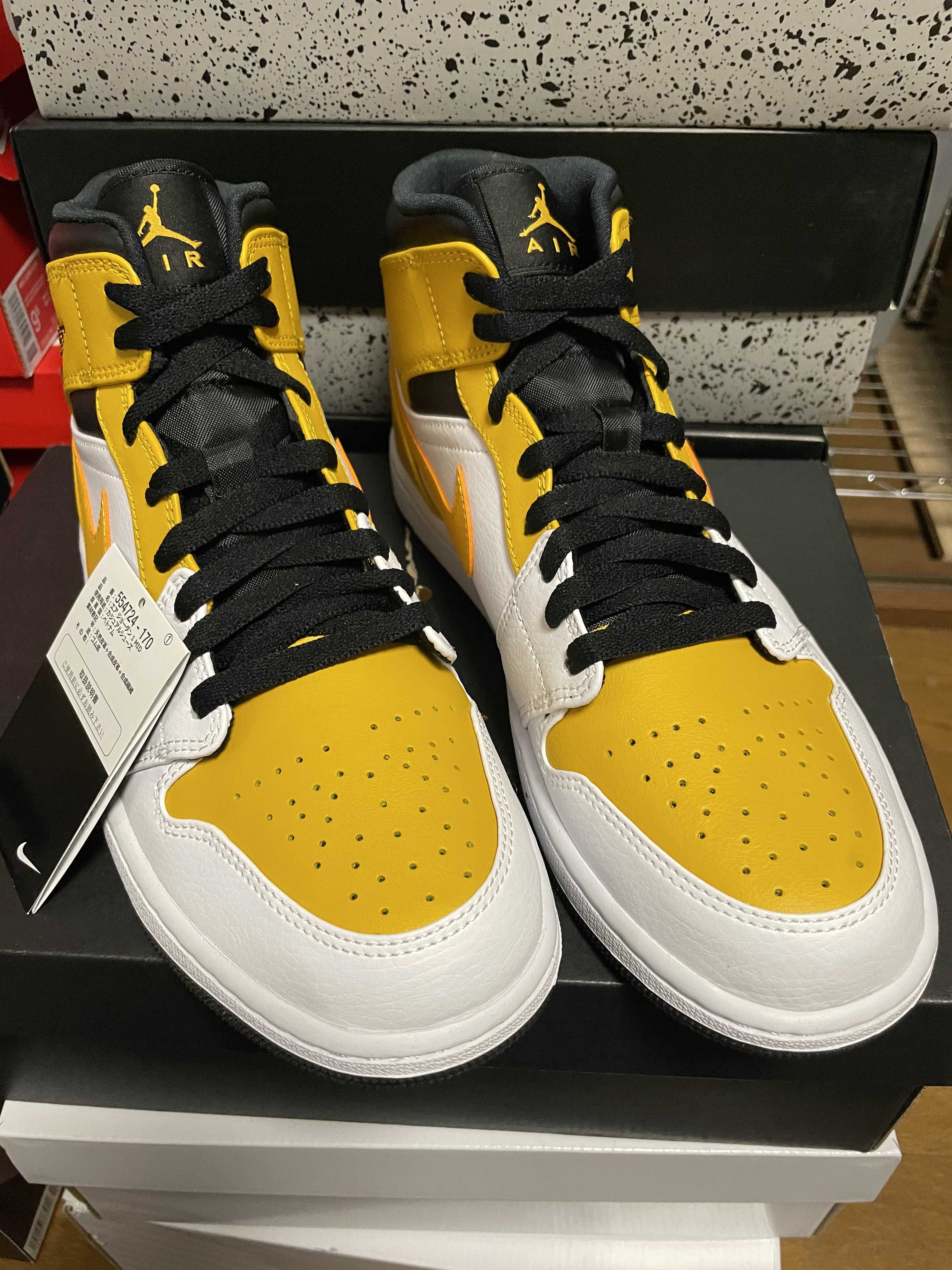 Nike Air Jordan 1 Mid "University Gold"  