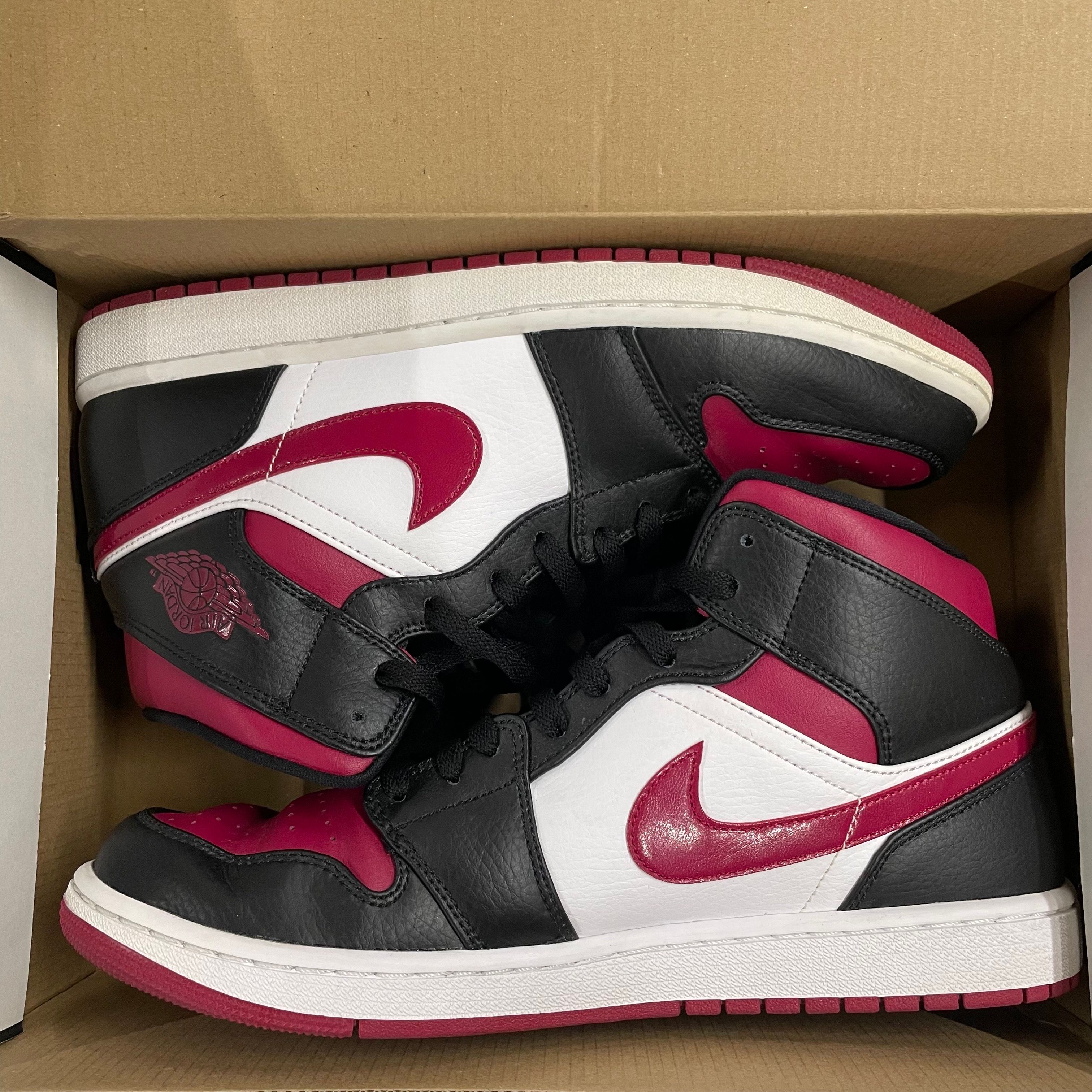 NIKE AIR JORDAN 1 MID "BLACK/RED/WHITE"