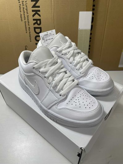NIKE Women's AIR JORDAN 1 LOW "WHITE"