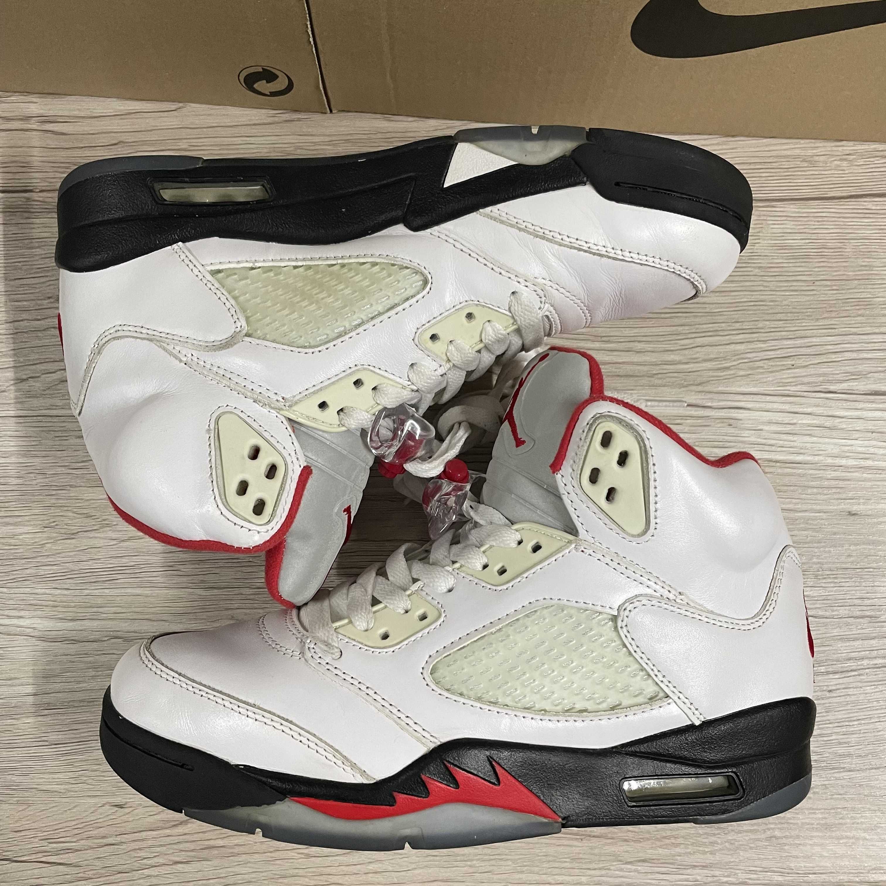 Nike Air Jordan 5 Retro "Fire Red" (2020)