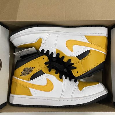 Nike Air Jordan 1 Mid "University Gold"