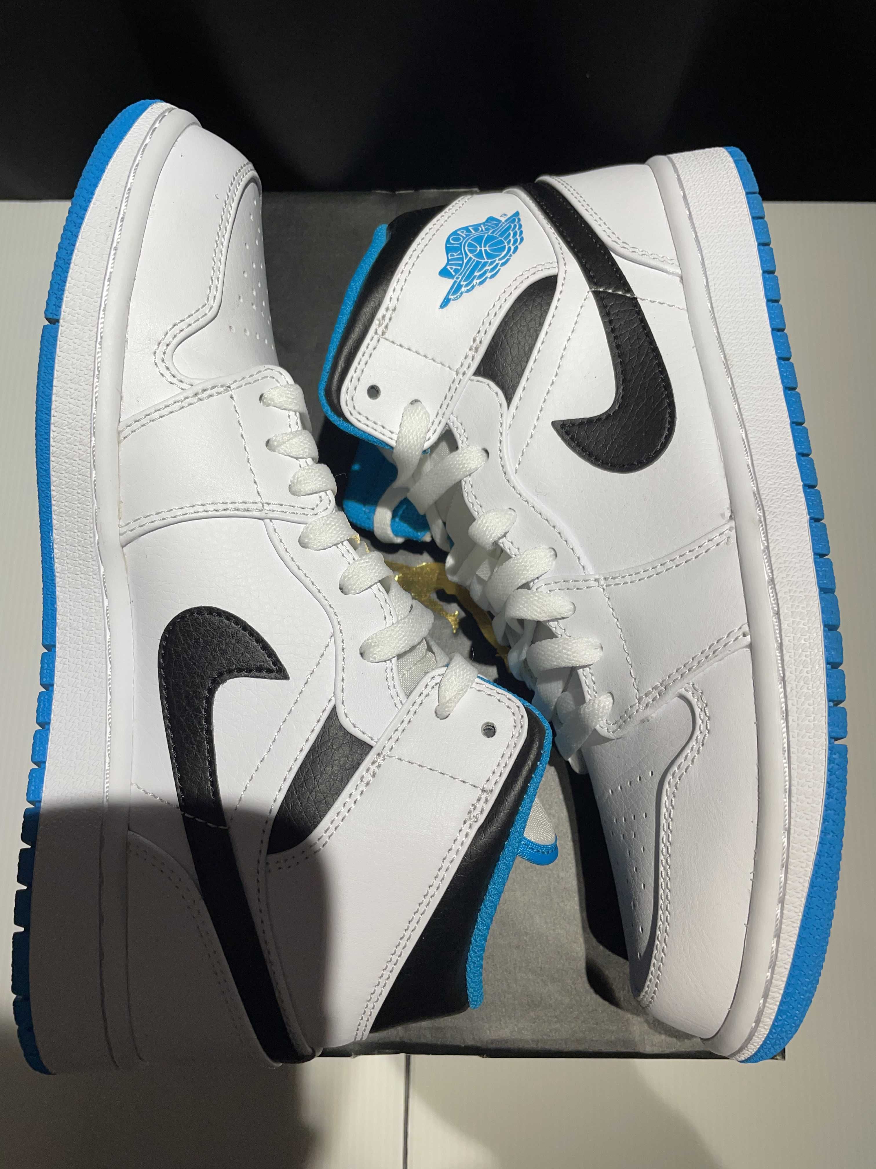 Nike Air Jordan 1 Mid "White/Laser blue"