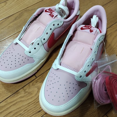 Travis Scott × Nike Air Jordan 1 Retro Low OG "Sail/Tropical Pink"