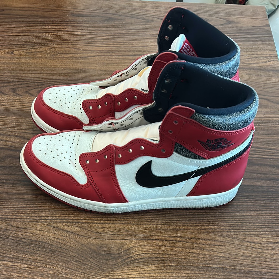 Nike Air Jordan 1 High OG "Lost & Found/Chicago"