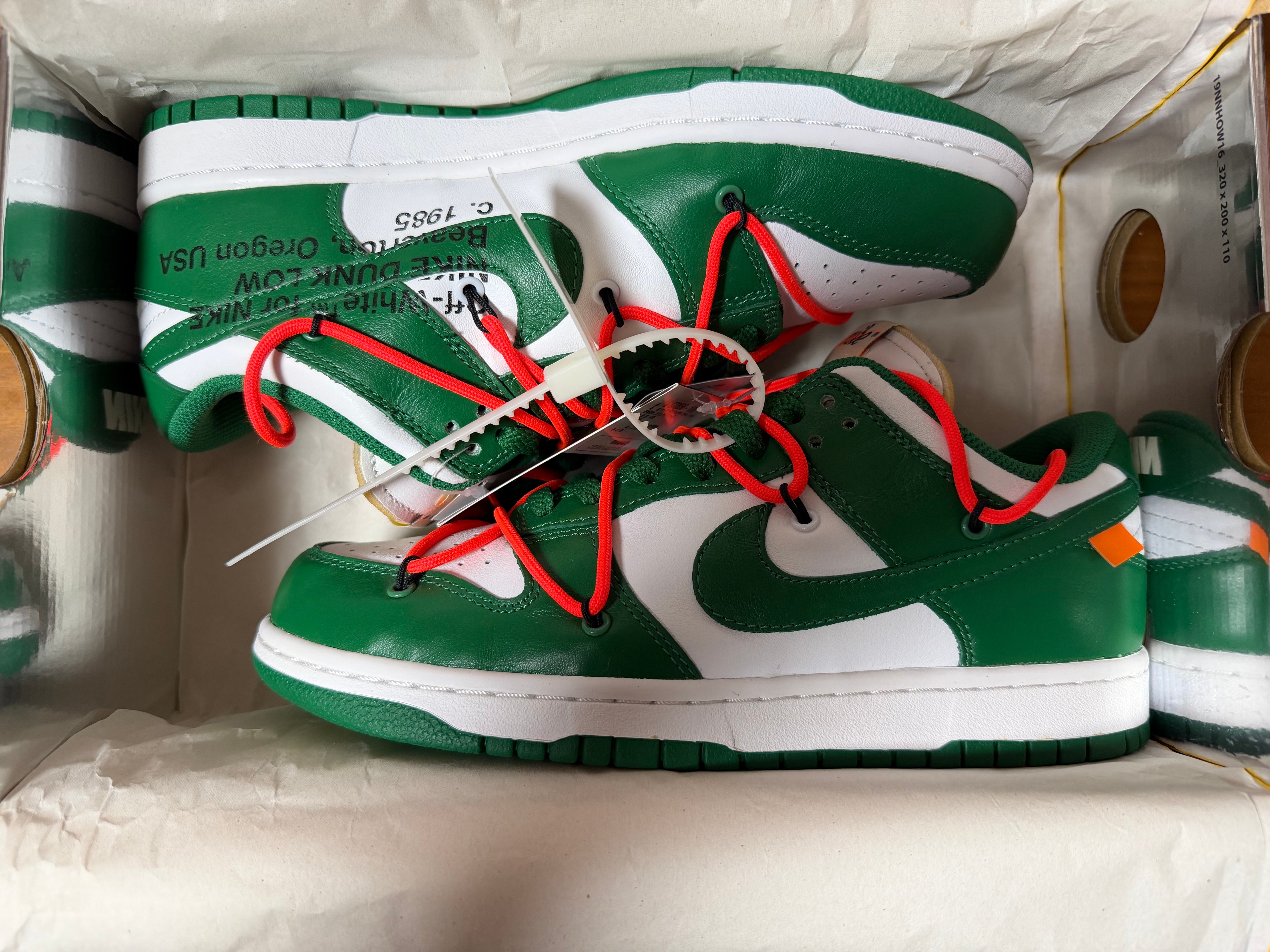 オフホワイト × ナイキ ダンク ロー "ホワイト/パイングリーン"