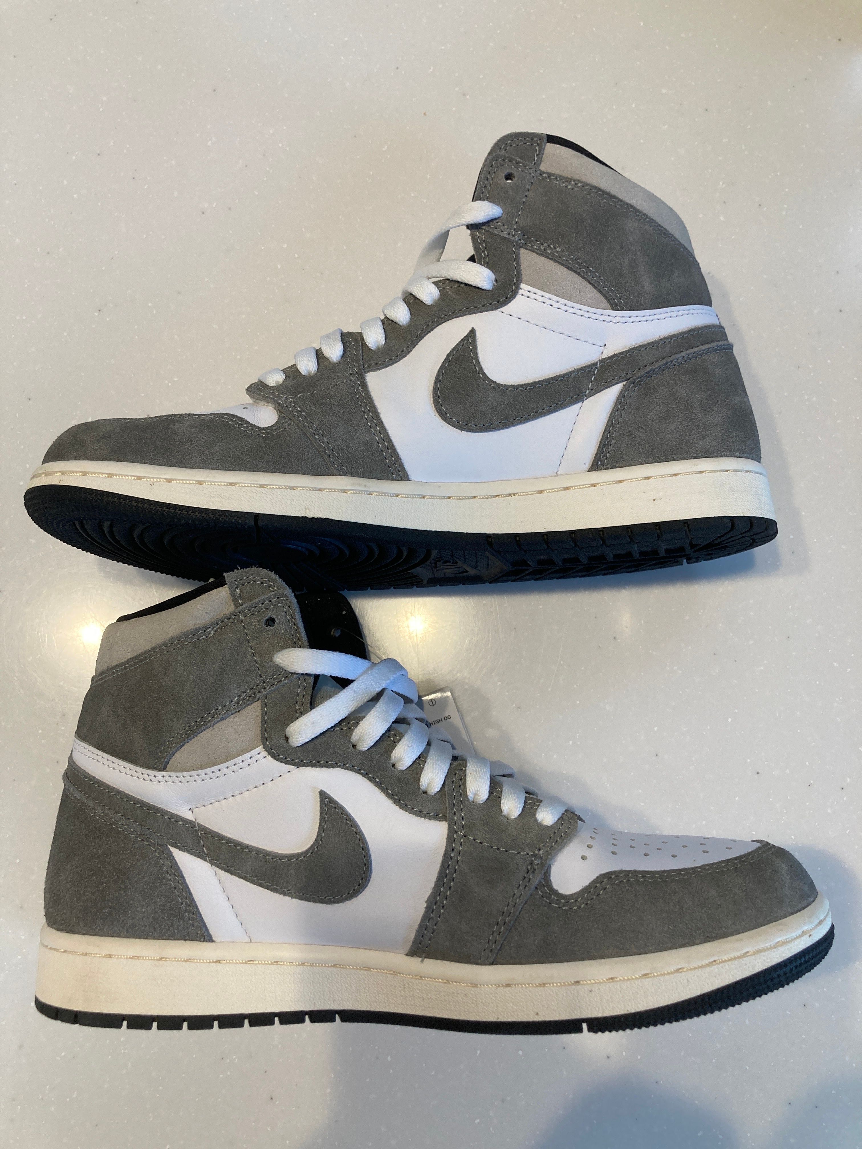 Nike Air Jordan 1 Retro High OG "Black and Smoke Grey"