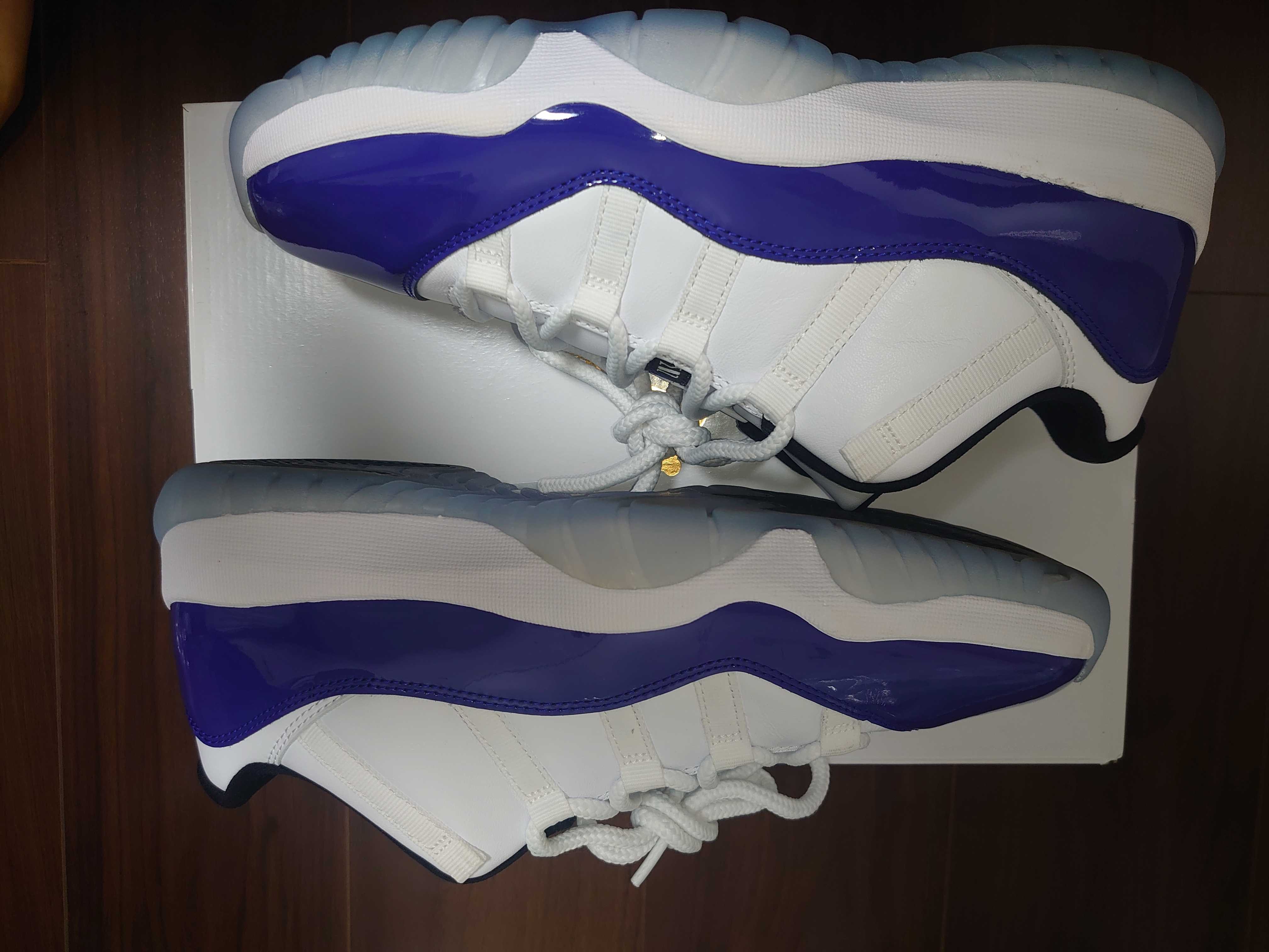 NIKE Women's AIR JORDAN 11 LOW "CONCORD SKETCH"