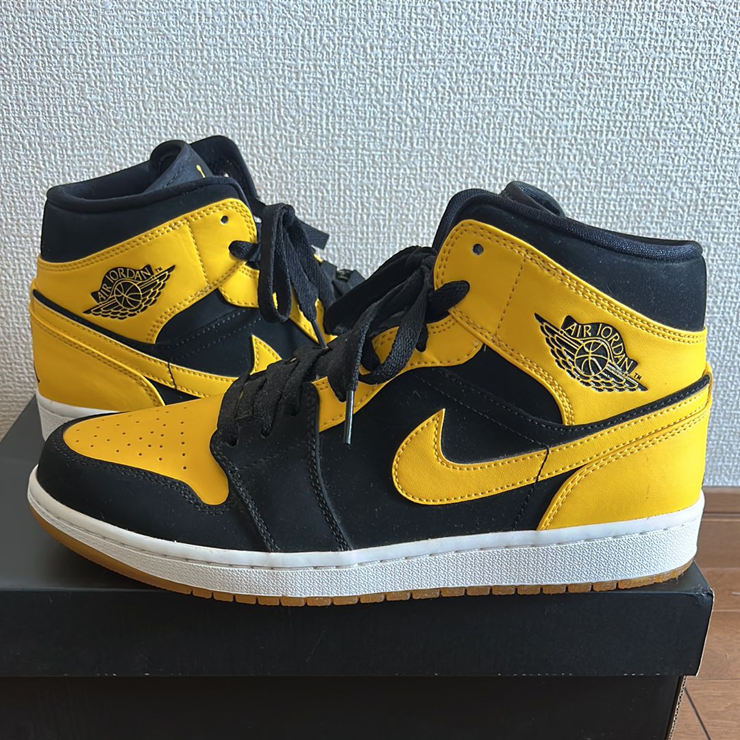 Nike Air Jordan 1 Retro Mid "New Love" (2017)