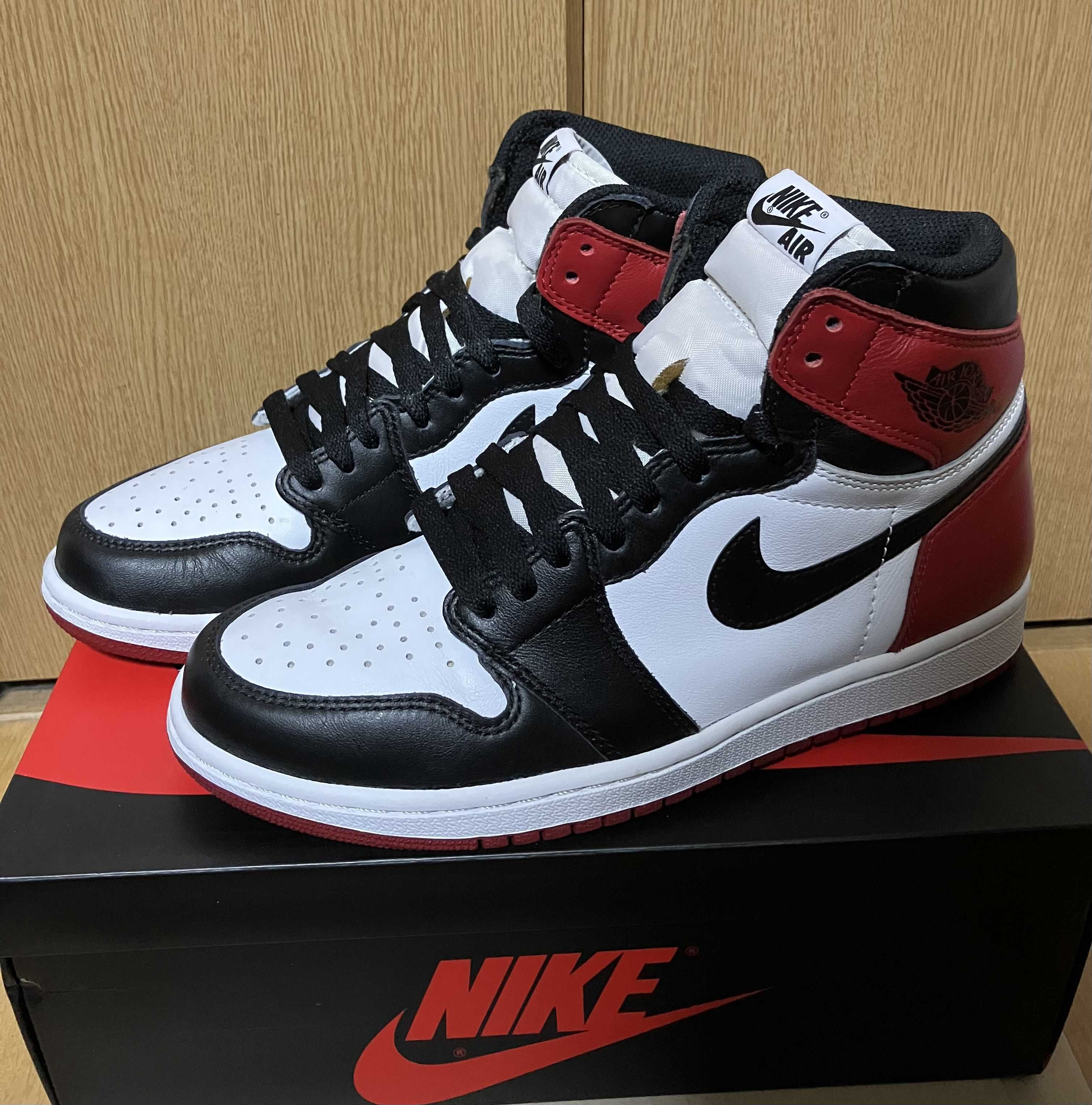 Nike Air Jordan 1 Retro High OG "Black Toe"(2016)