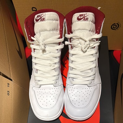 Nike Air Jordan 1 High '85 "Metallic Burgundy"