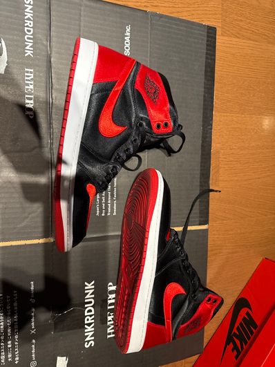 Nike Women's Air Jordan 1 Retro High OG "Satin Bred"