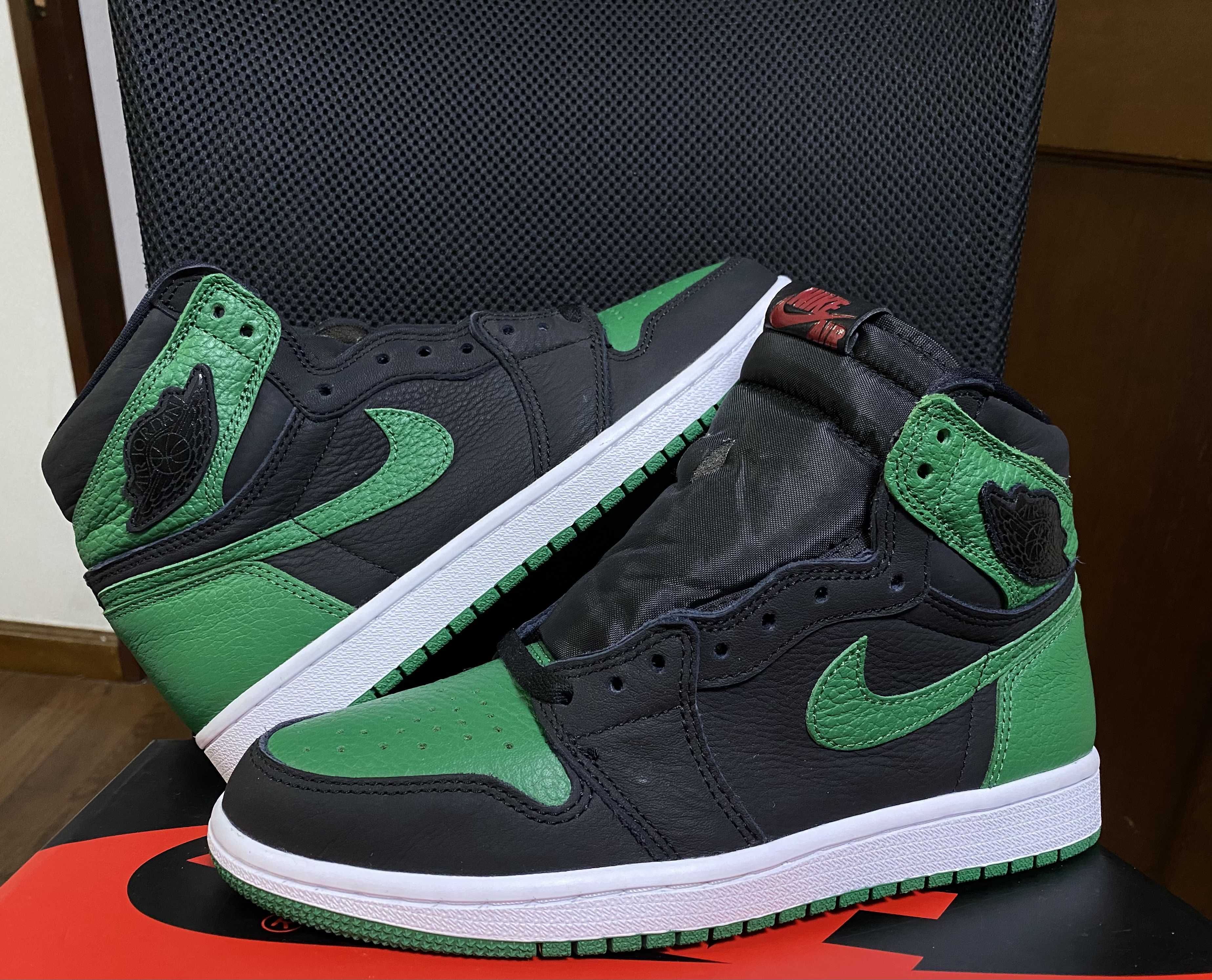 Nike Air Jordan 1 Retro High OG "Black/Pine Green" (2020)