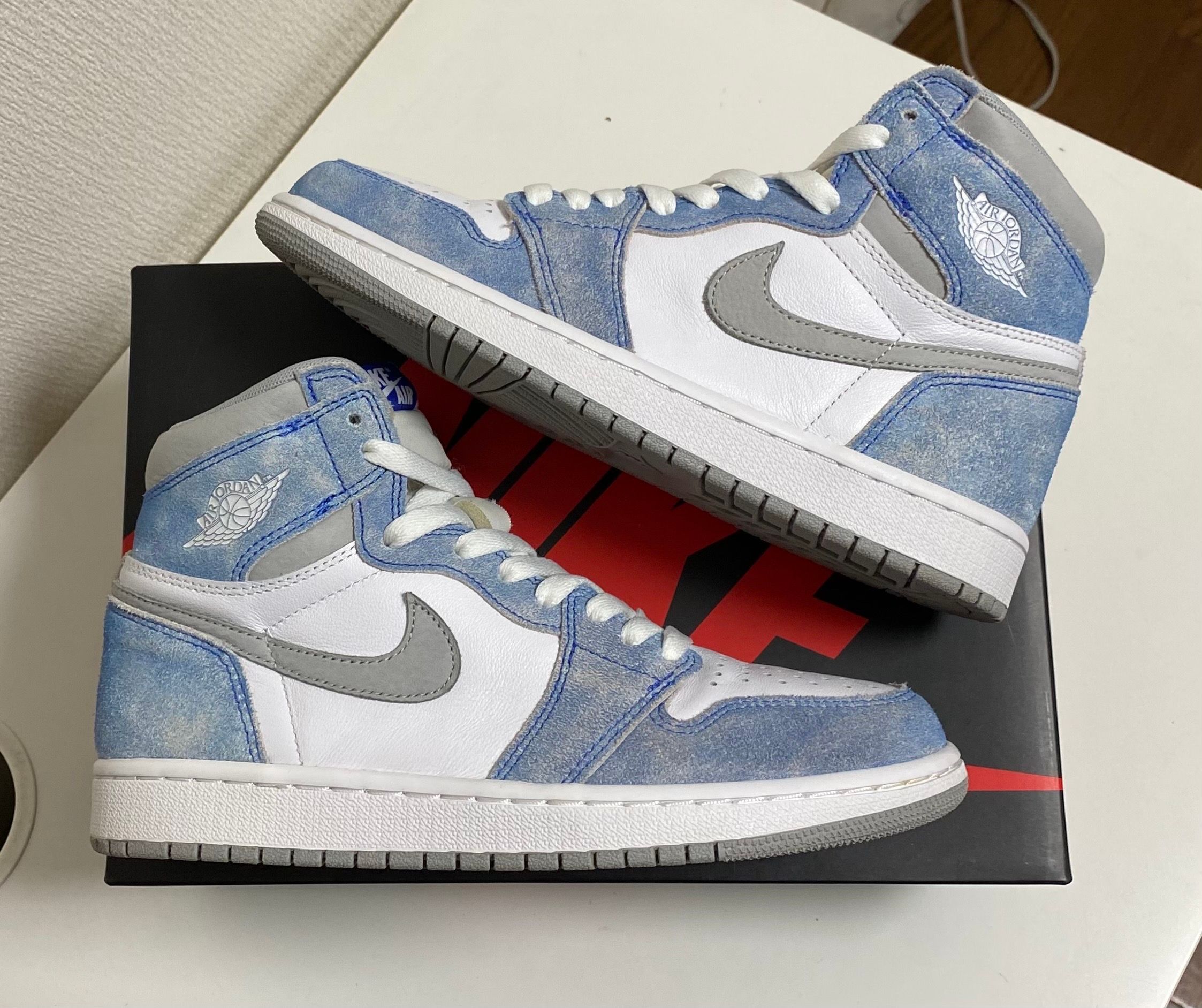 Nike Air Jordan 1 High OG "Hyper Royal"