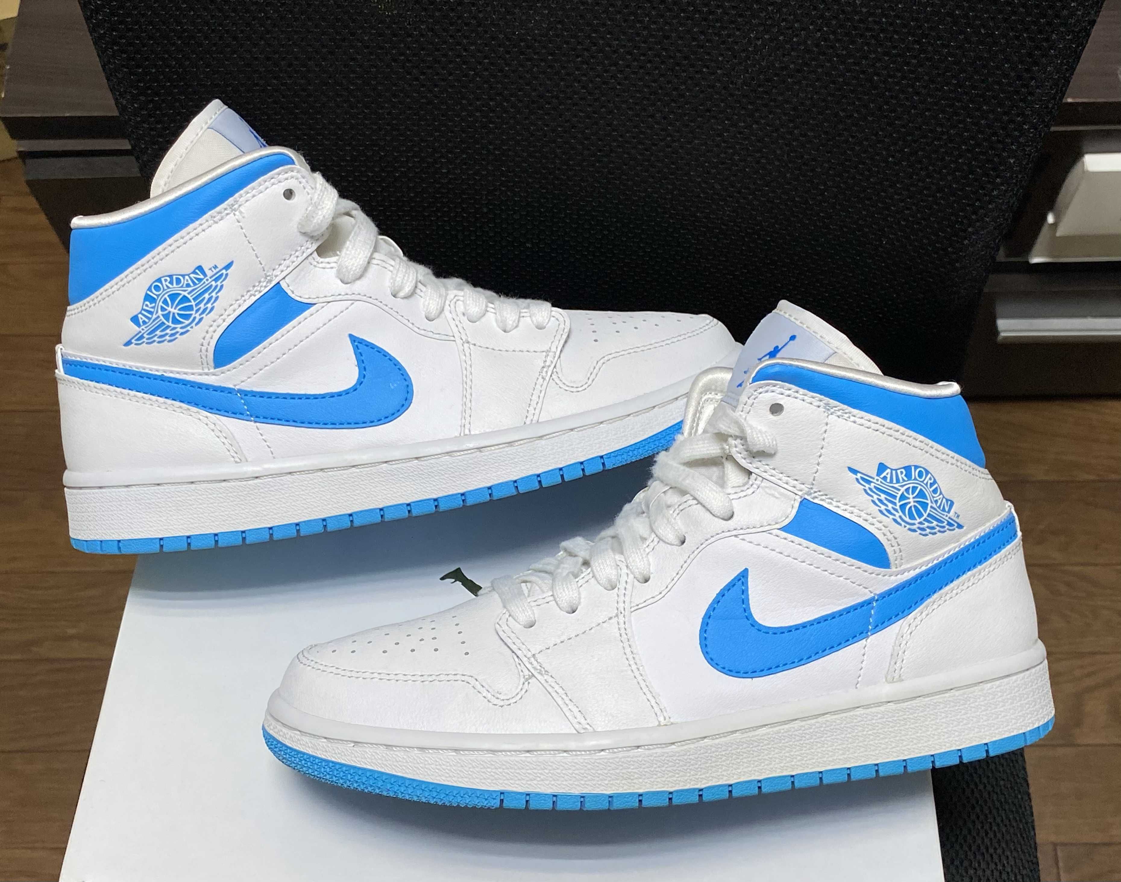 Nike Women's Air Jordan 1 Mid "UNC"