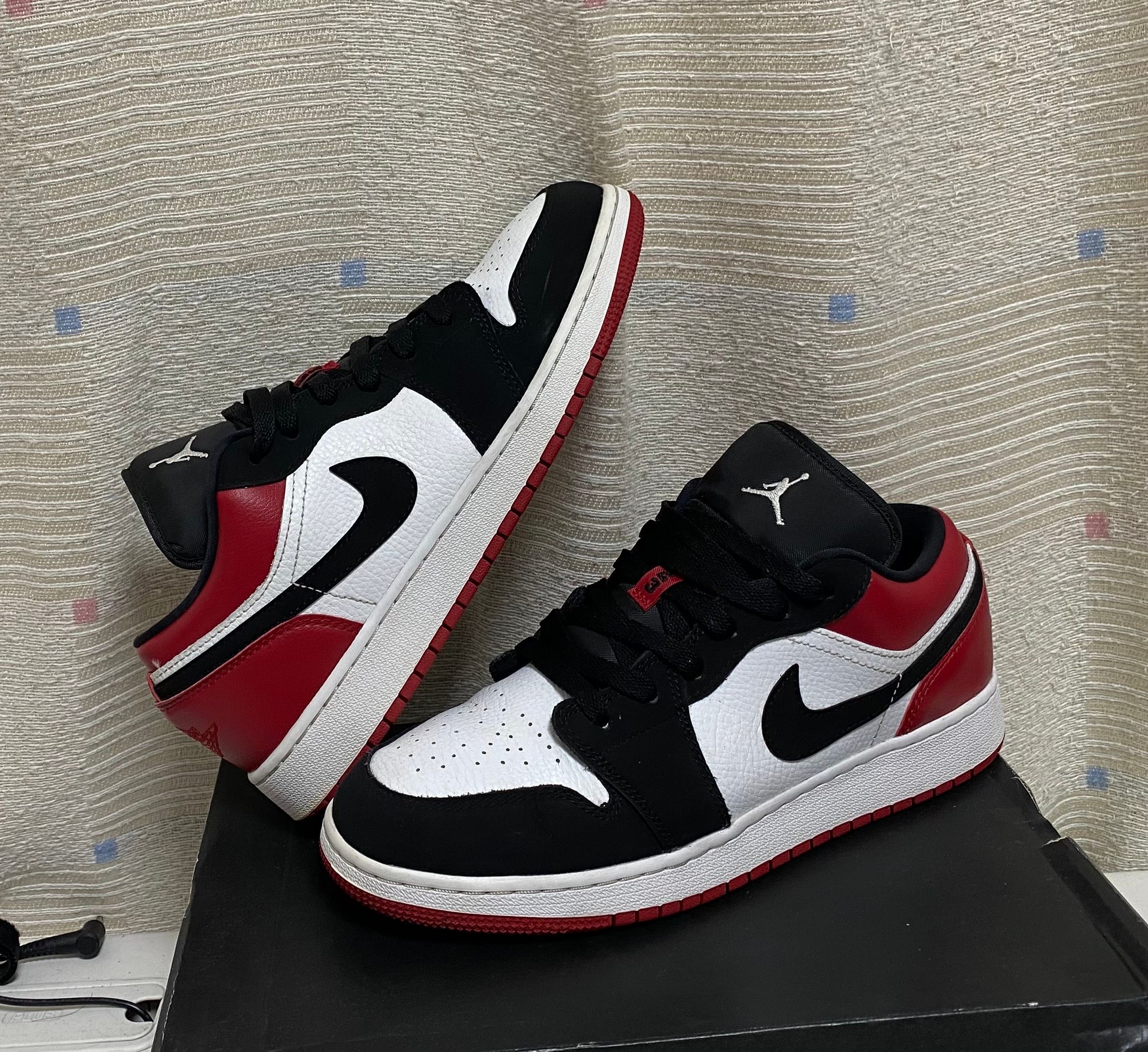 Nike GS Air Jordan 1 Low "Black Toe"