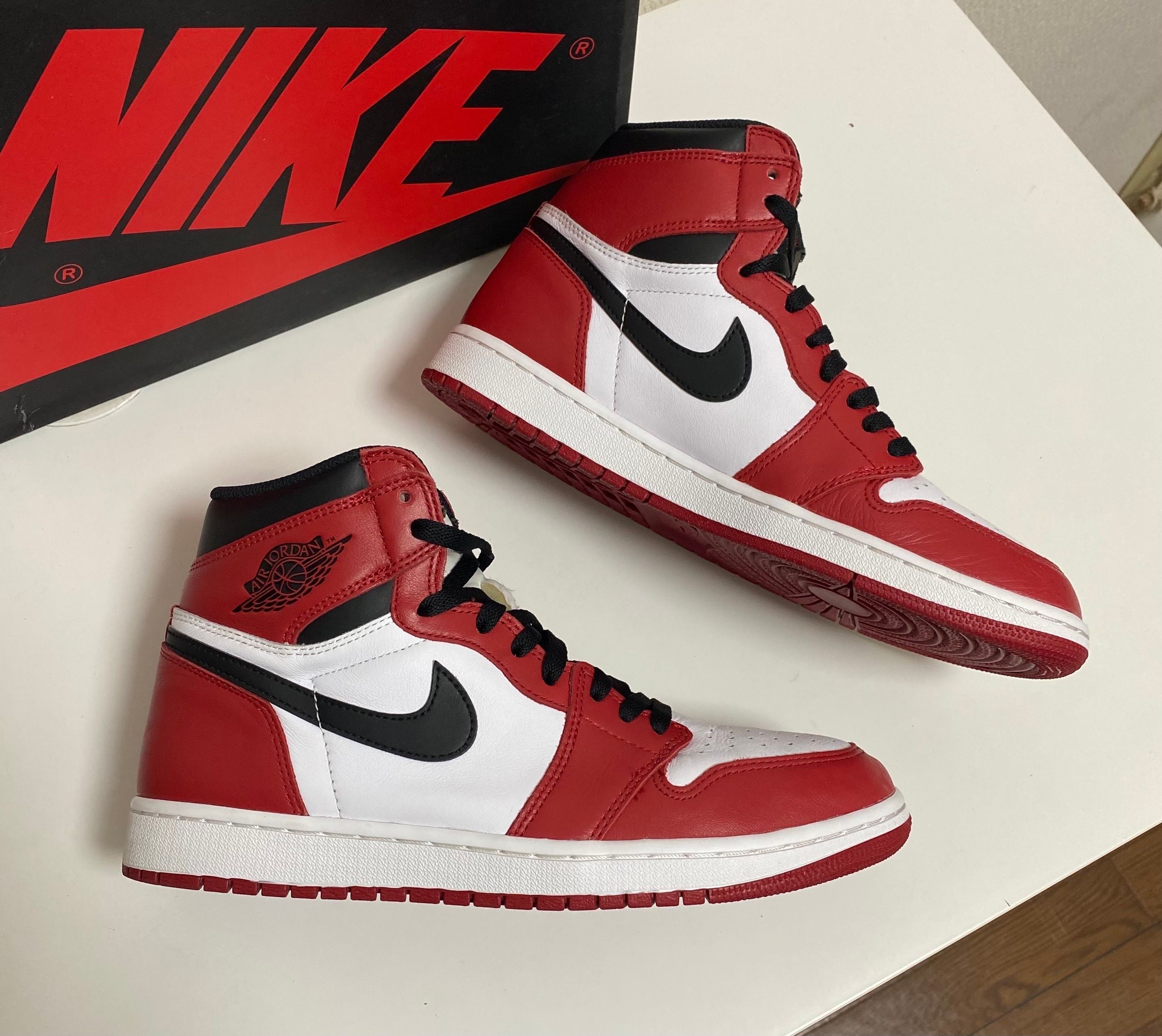 Nike Air Jordan 1 Retro High "Chicago" (2015)