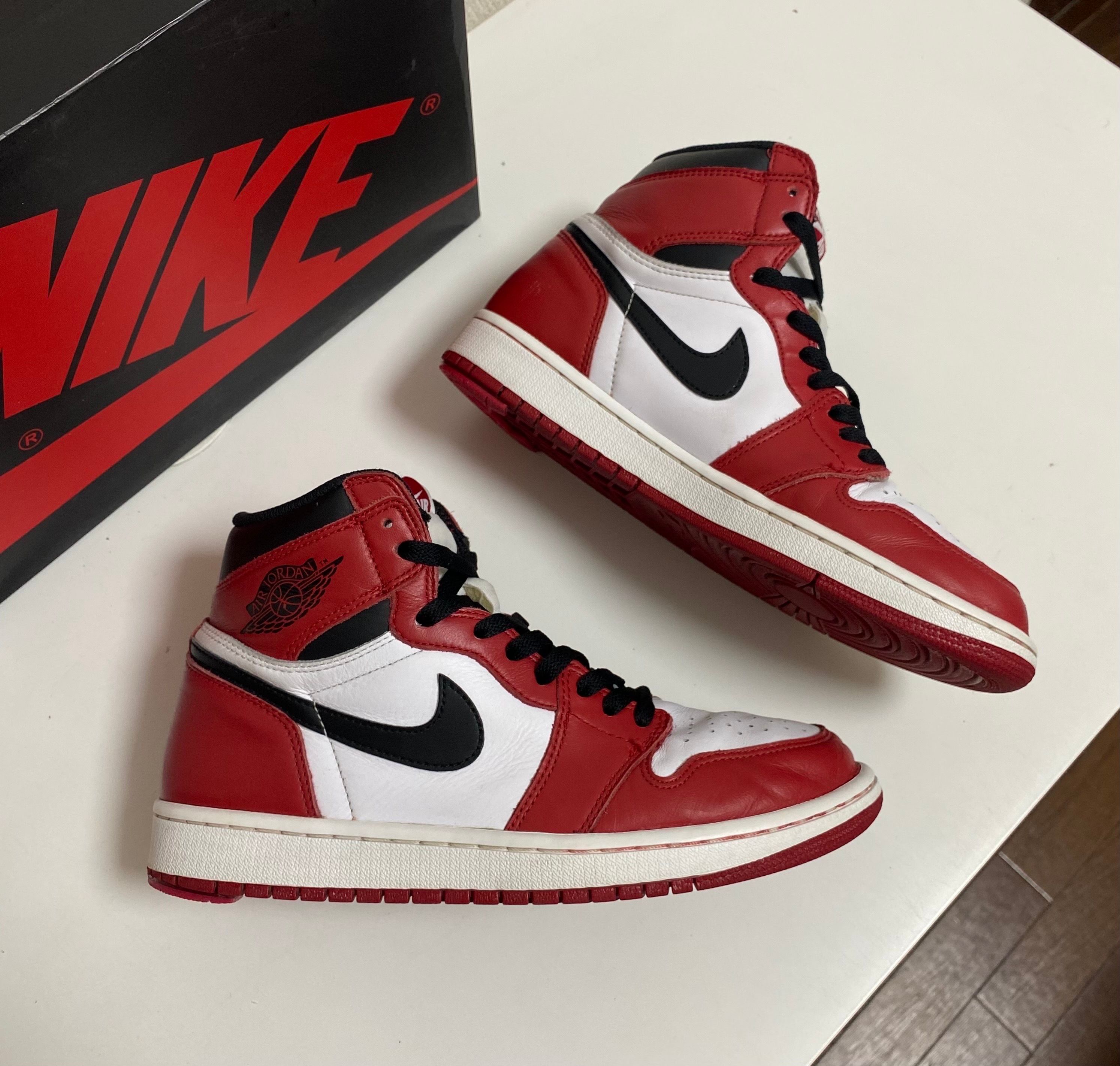 Nike Air Jordan 1 Retro High "Chicago" (2015)