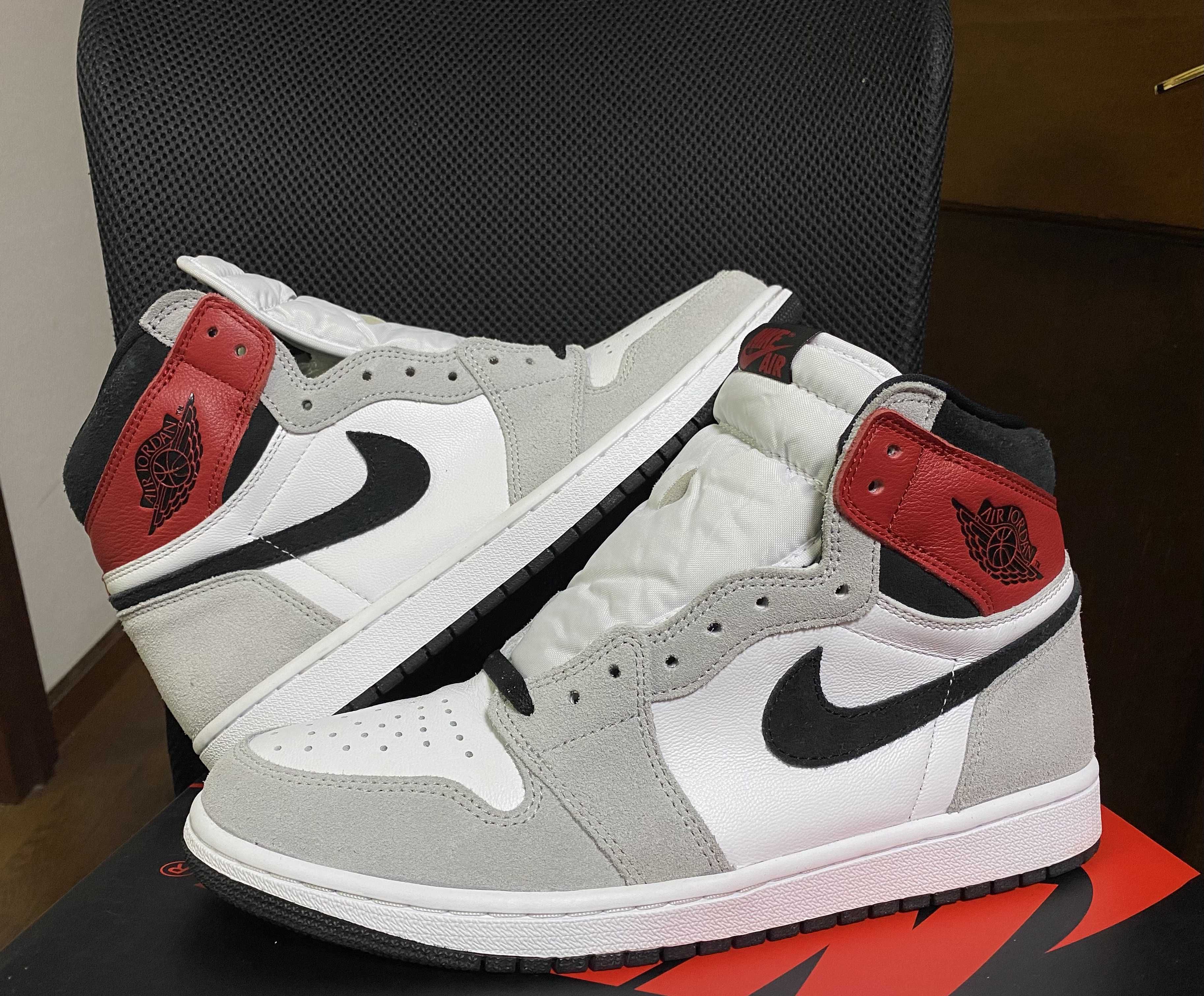 Nike Air Jordan 1 High OG "White/Black/Light Smoke Grey"