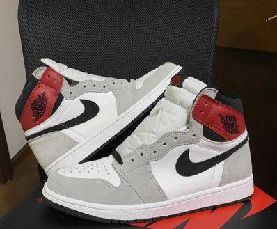 Nike Air Jordan 1 High OG "White/Black/Light Smoke Grey"