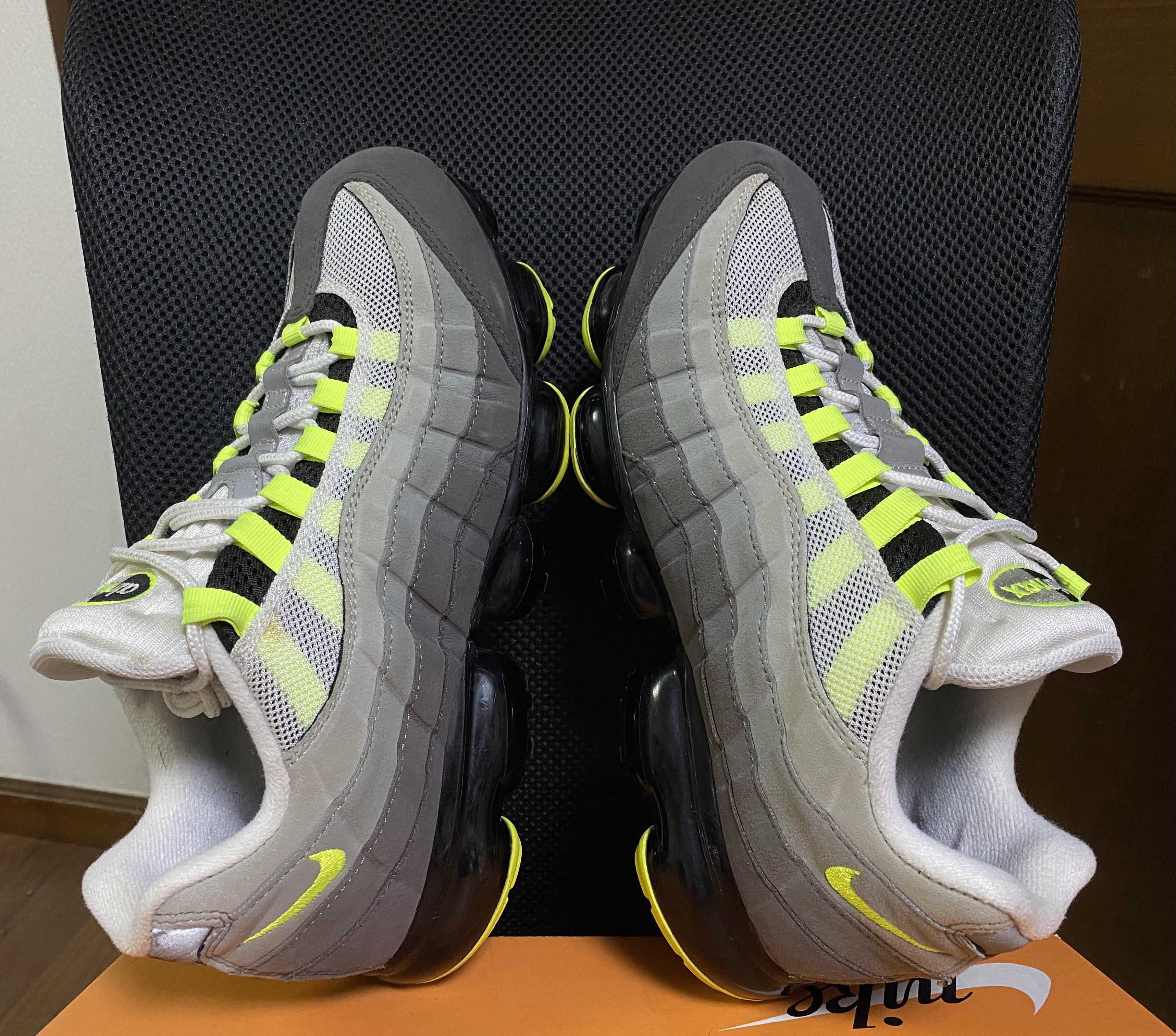 Nike Air Vapormax 95 "Neon"