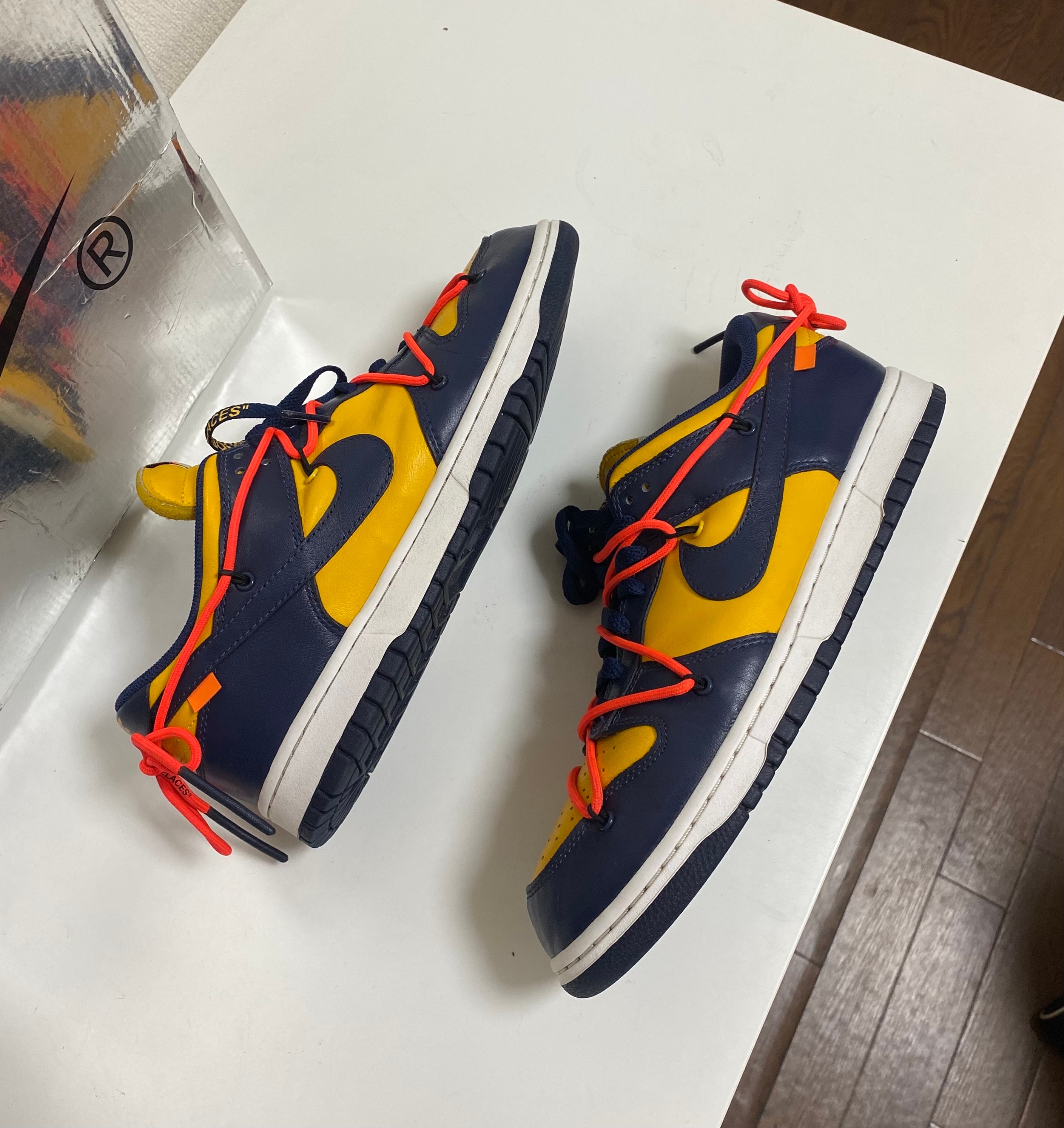 Off-White × Nike Dunk Low LTHR 