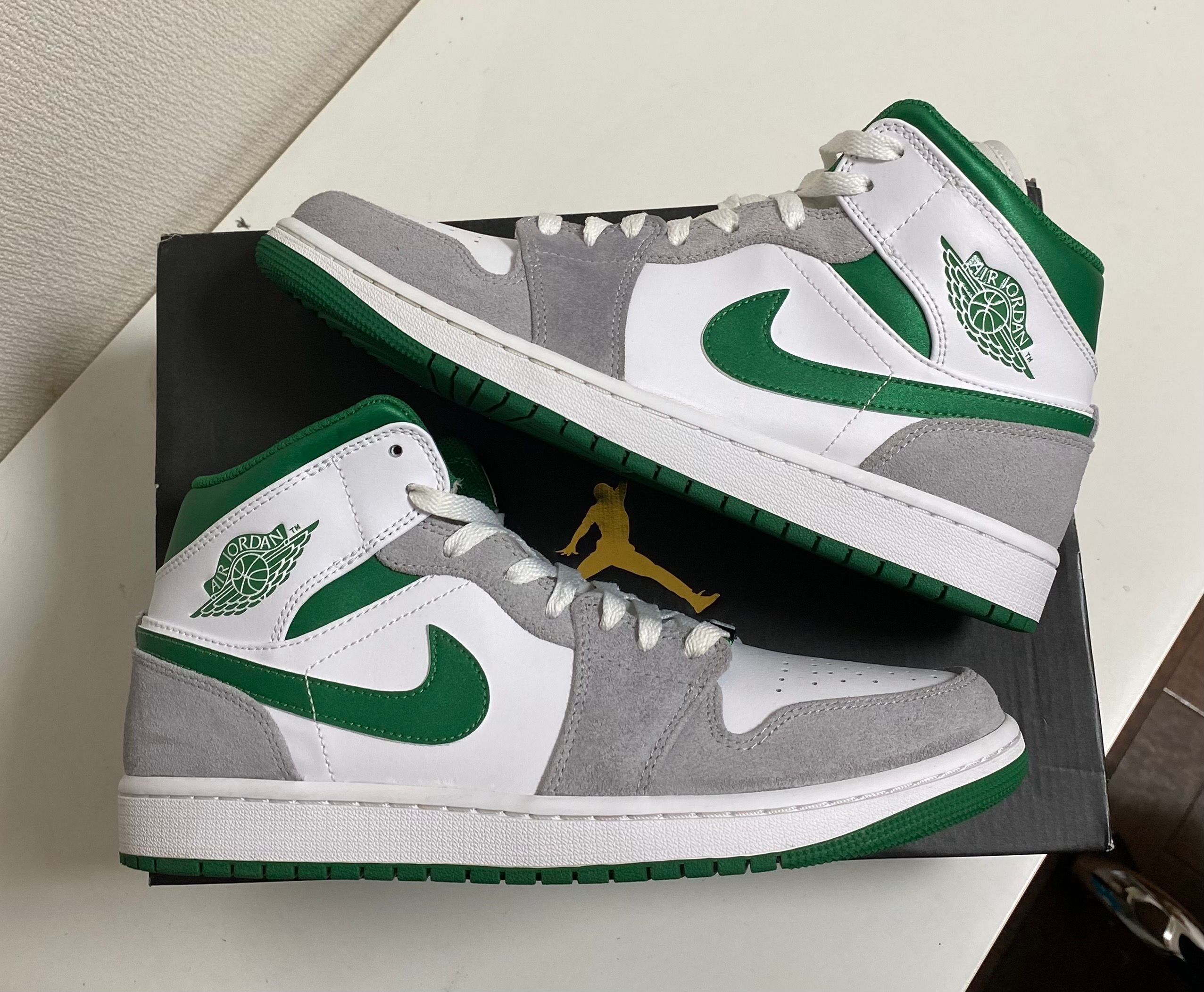 Nike Air Jordan 1 Mid "Green Grey White"