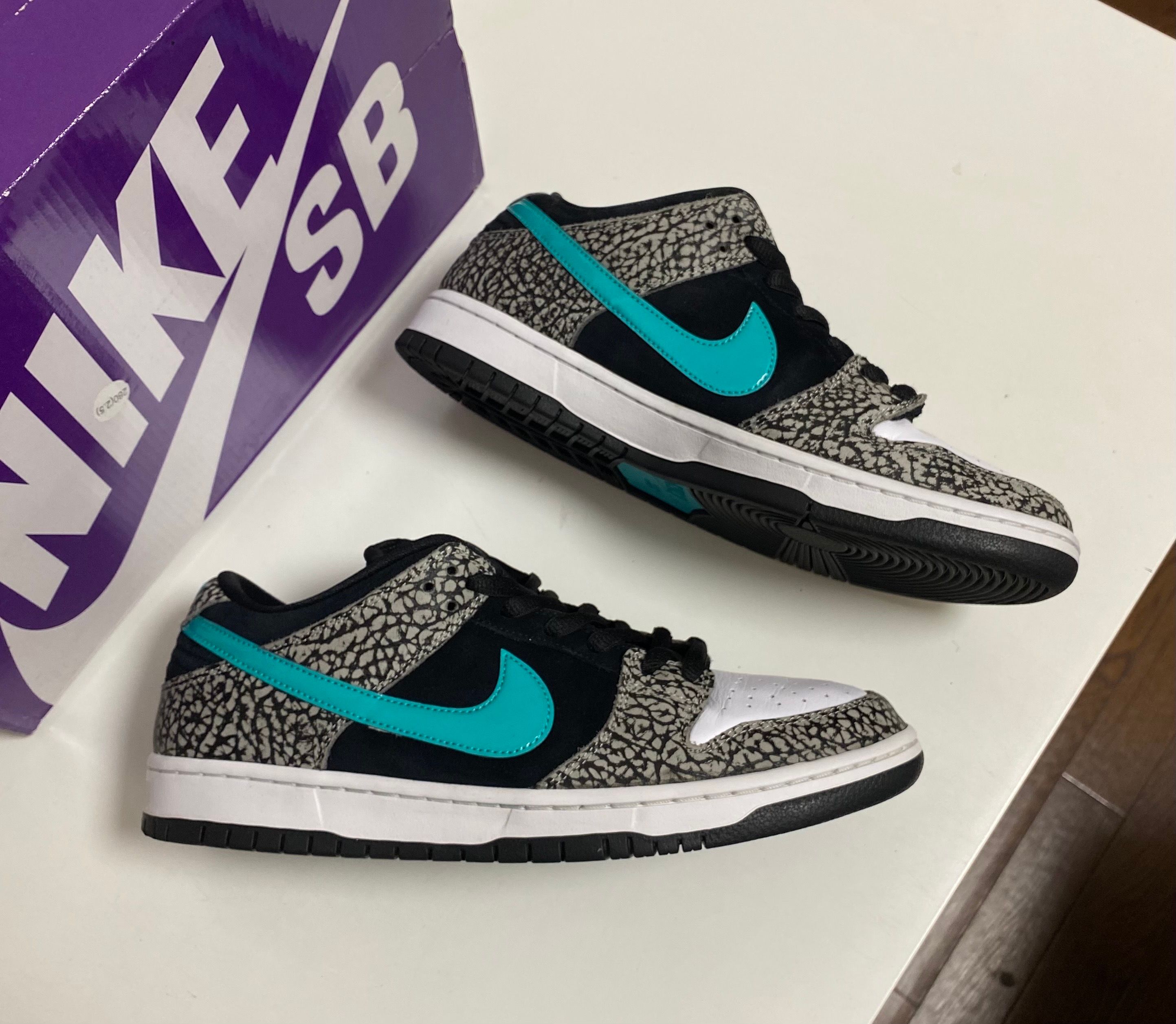 Nike SB Dunk Low "Elephant/Safari"