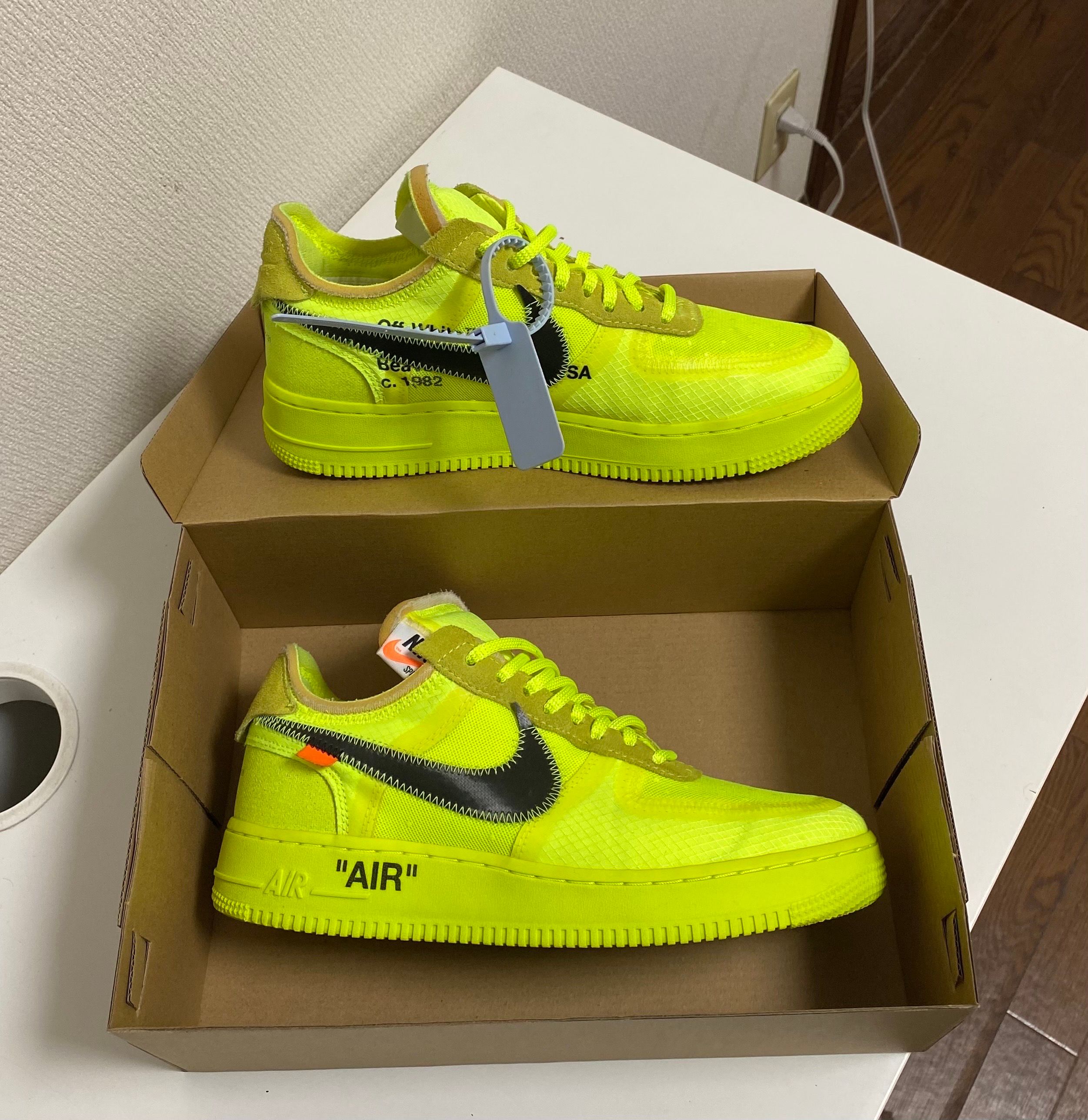 Off-White × Nike Air Force 1 Low "Volt"