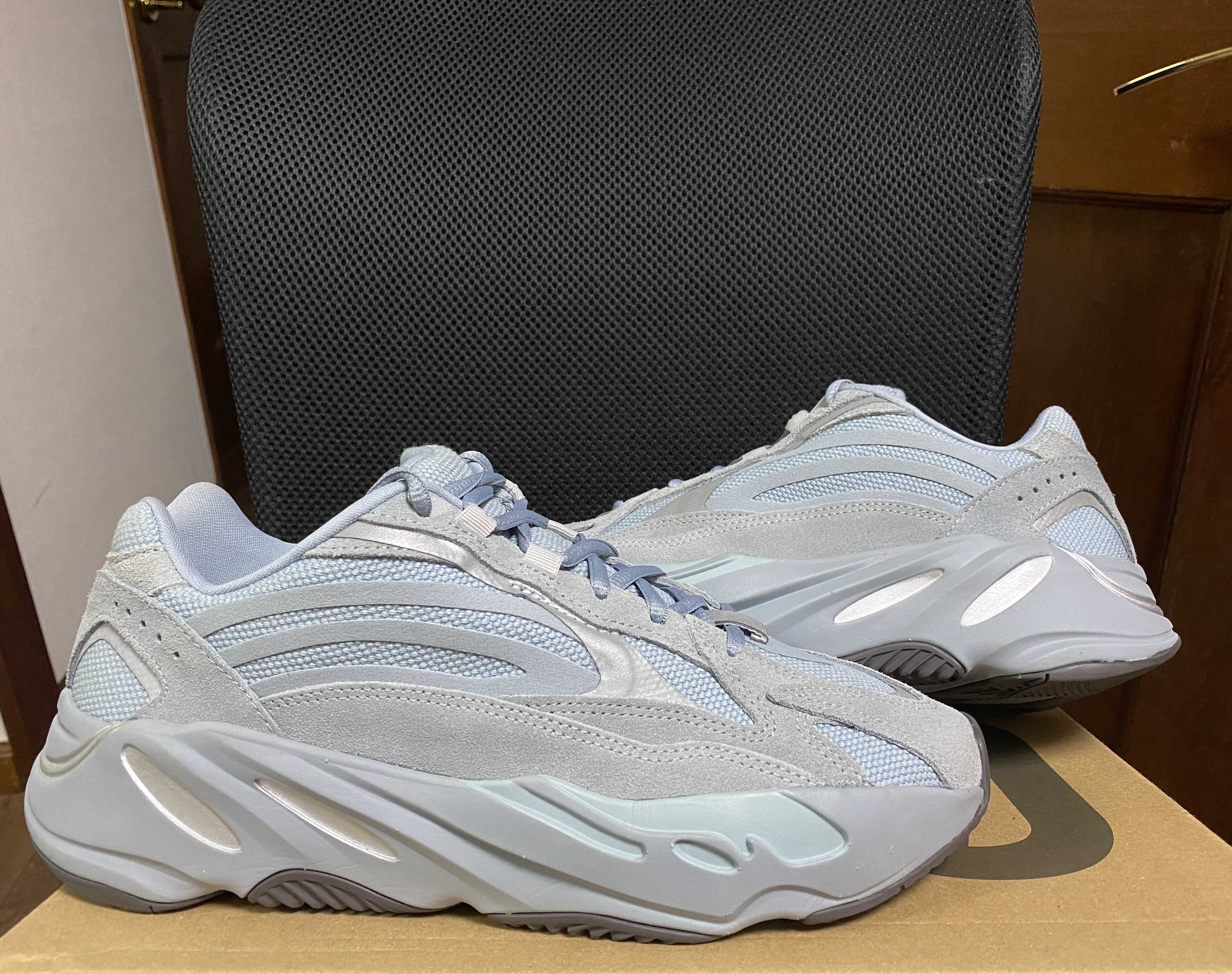adidas Yeezy Boost 700 V2 "Hospital Blue"