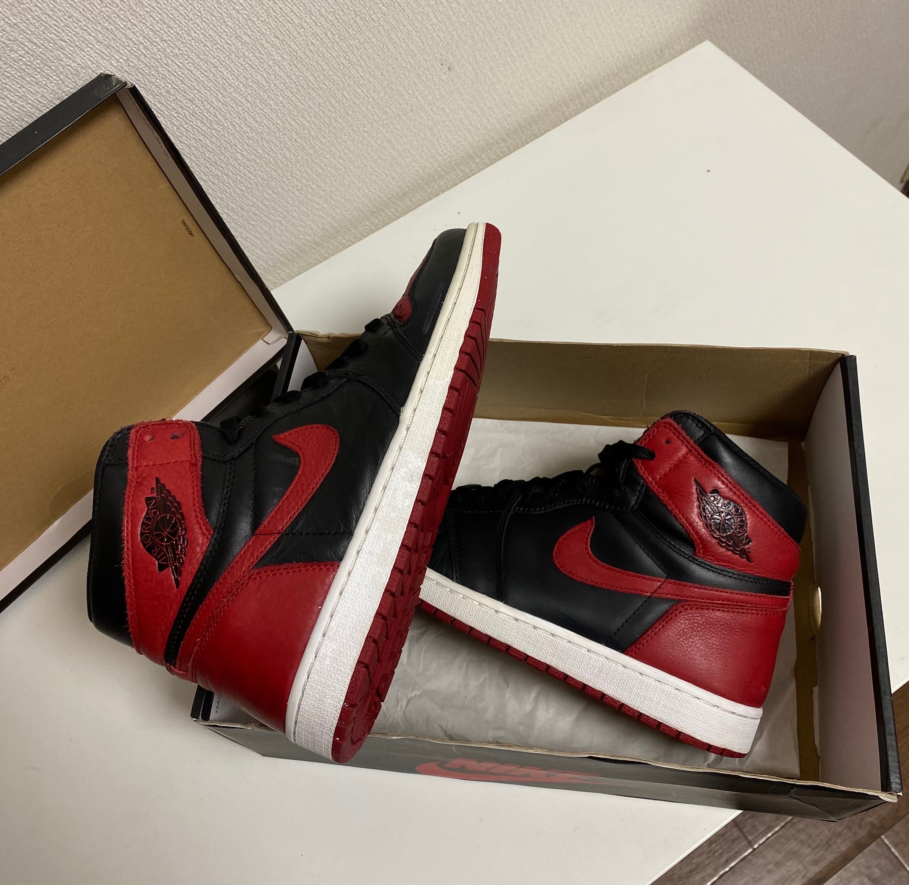 Nike Air Jordan 1 Retro High OG "Bred/Banned" (2016)