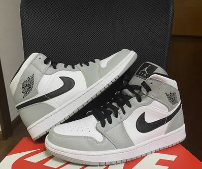 Nike Air Jordan 1 Mid "Light Smoke Grey/White/Black"