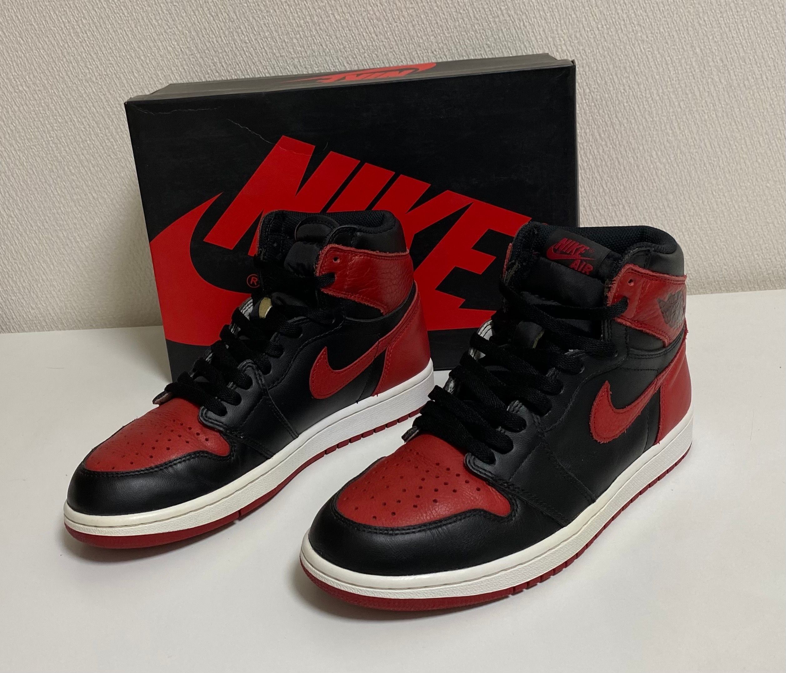 Nike Air Jordan 1 Retro High OG "Bred/Banned" (2016)