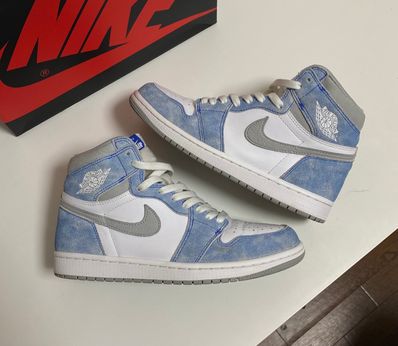 Nike Air Jordan 1 High OG "Hyper Royal"