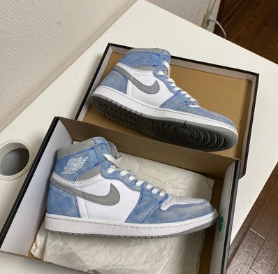 Nike Air Jordan 1 High OG "Hyper Royal"