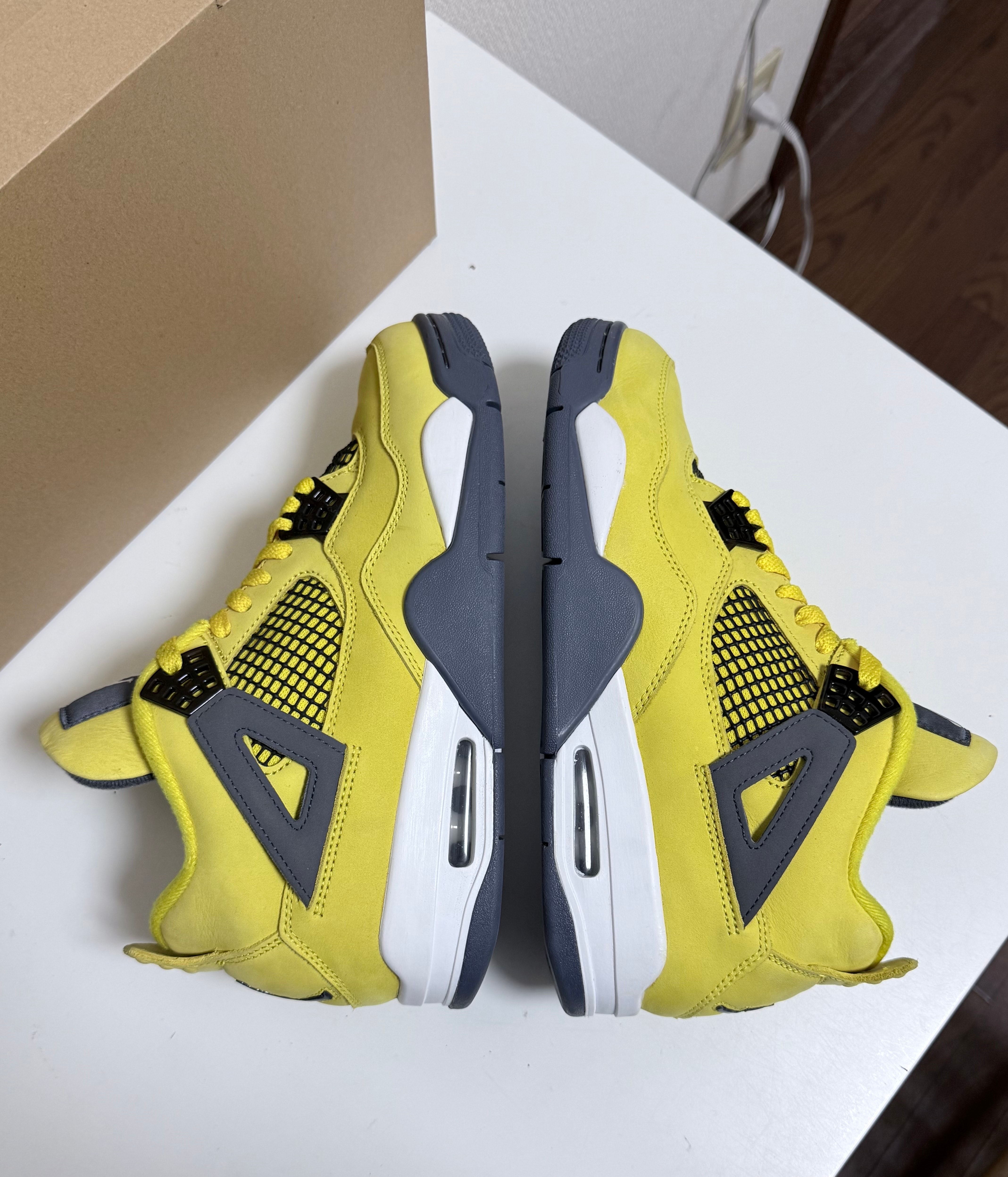 Nike Air Jordan 4 "Tour Yellow"