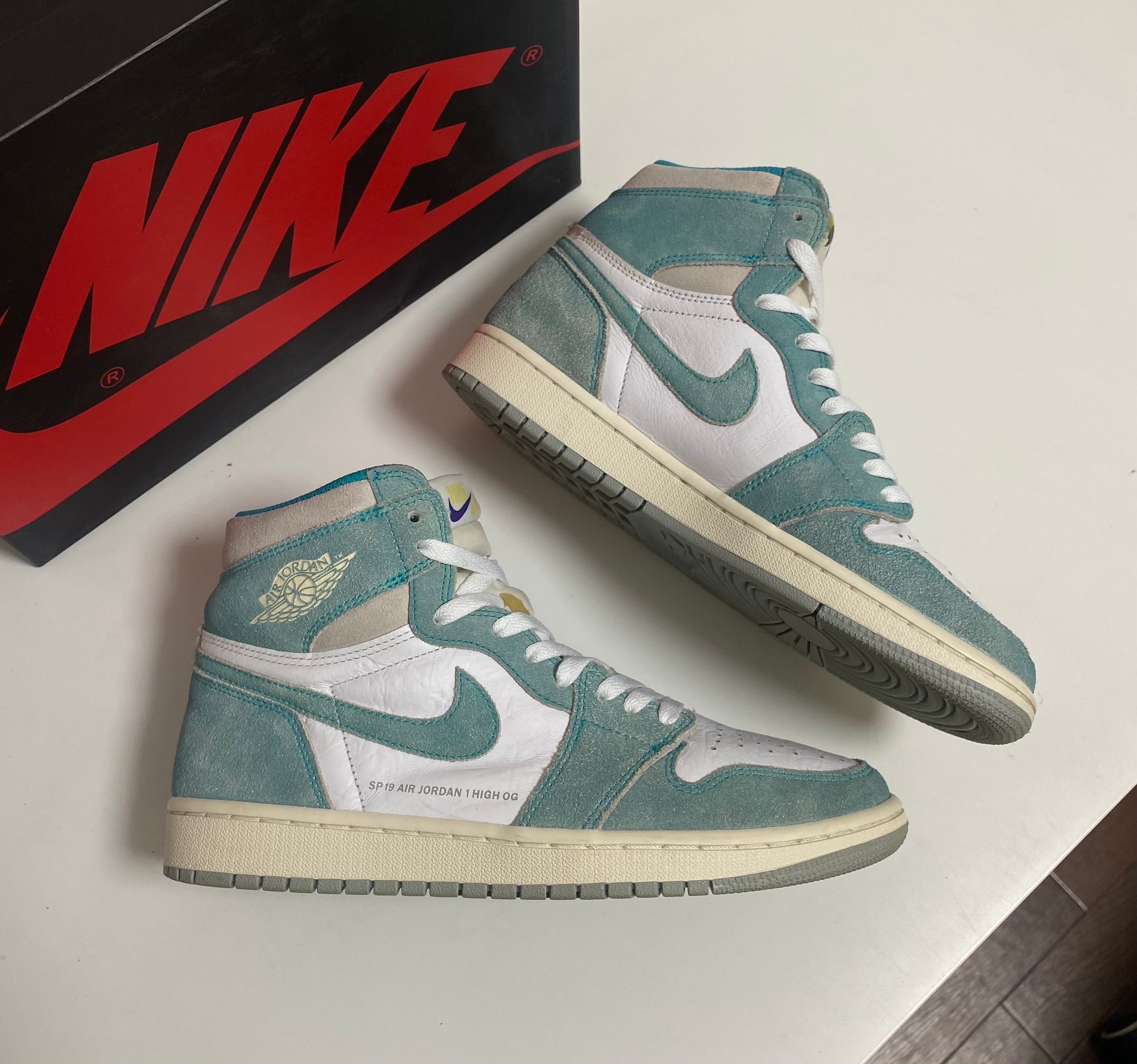 Nike Air Jordan 1 Retro High OG "Turbo Green"
