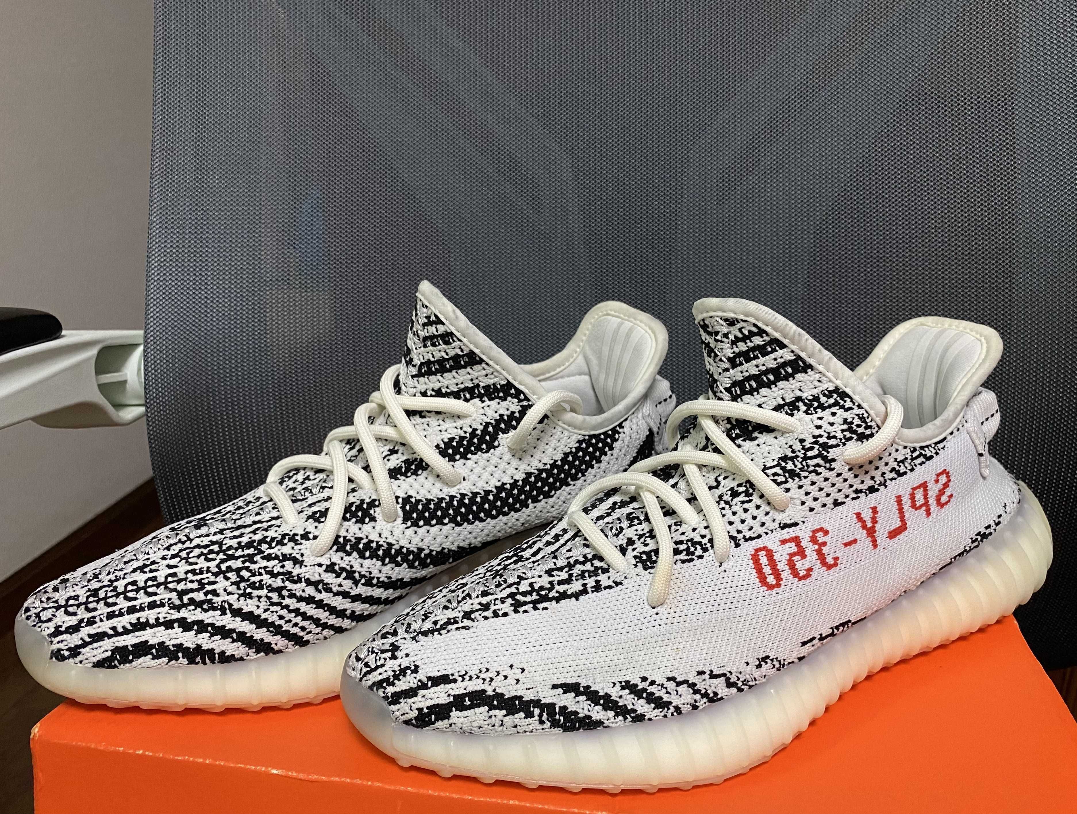 adidas YEEZY Boost 350 V2 "Zebra"