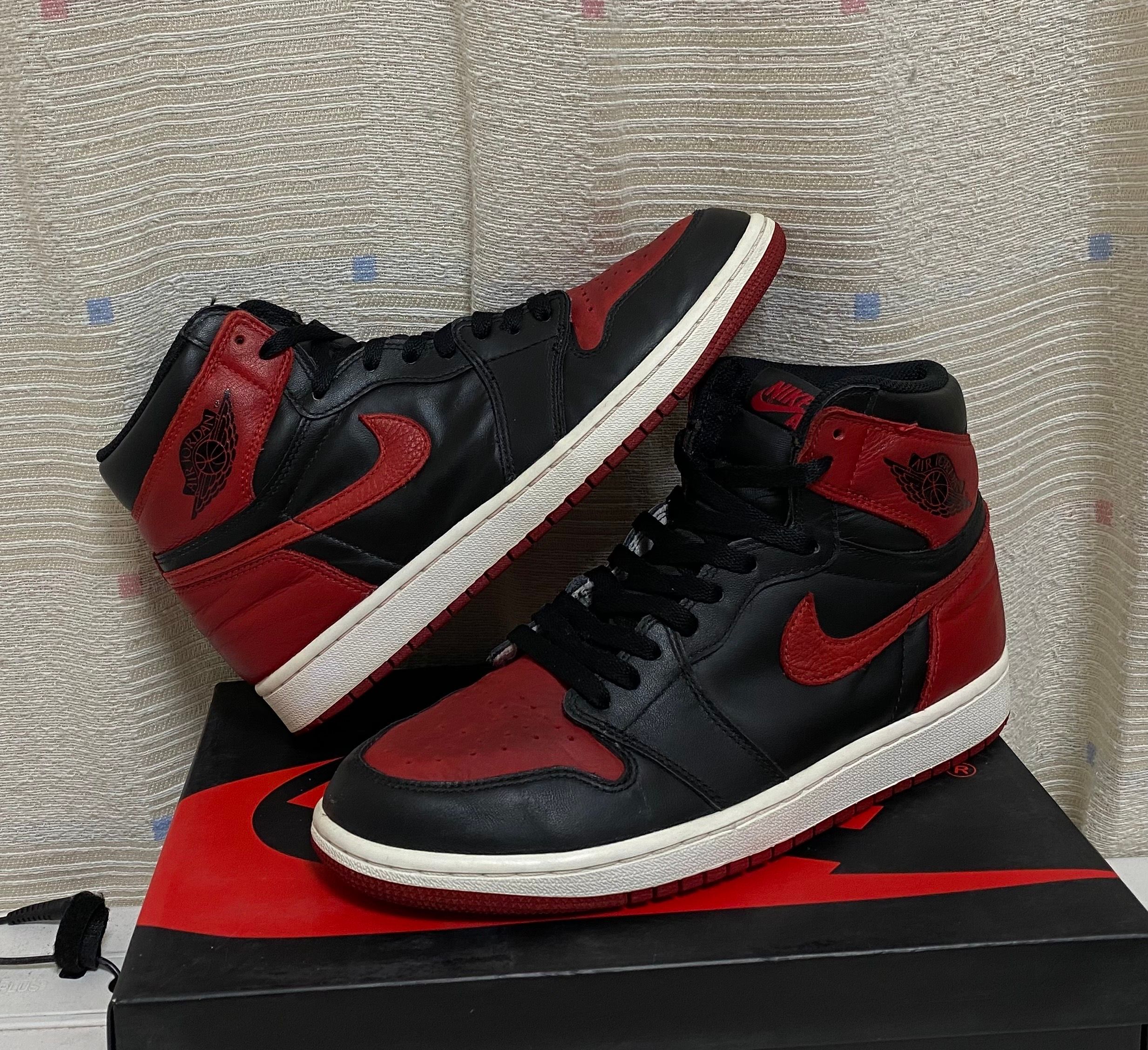 Nike Air Jordan 1 Retro High OG "Bred/Banned" (2016)