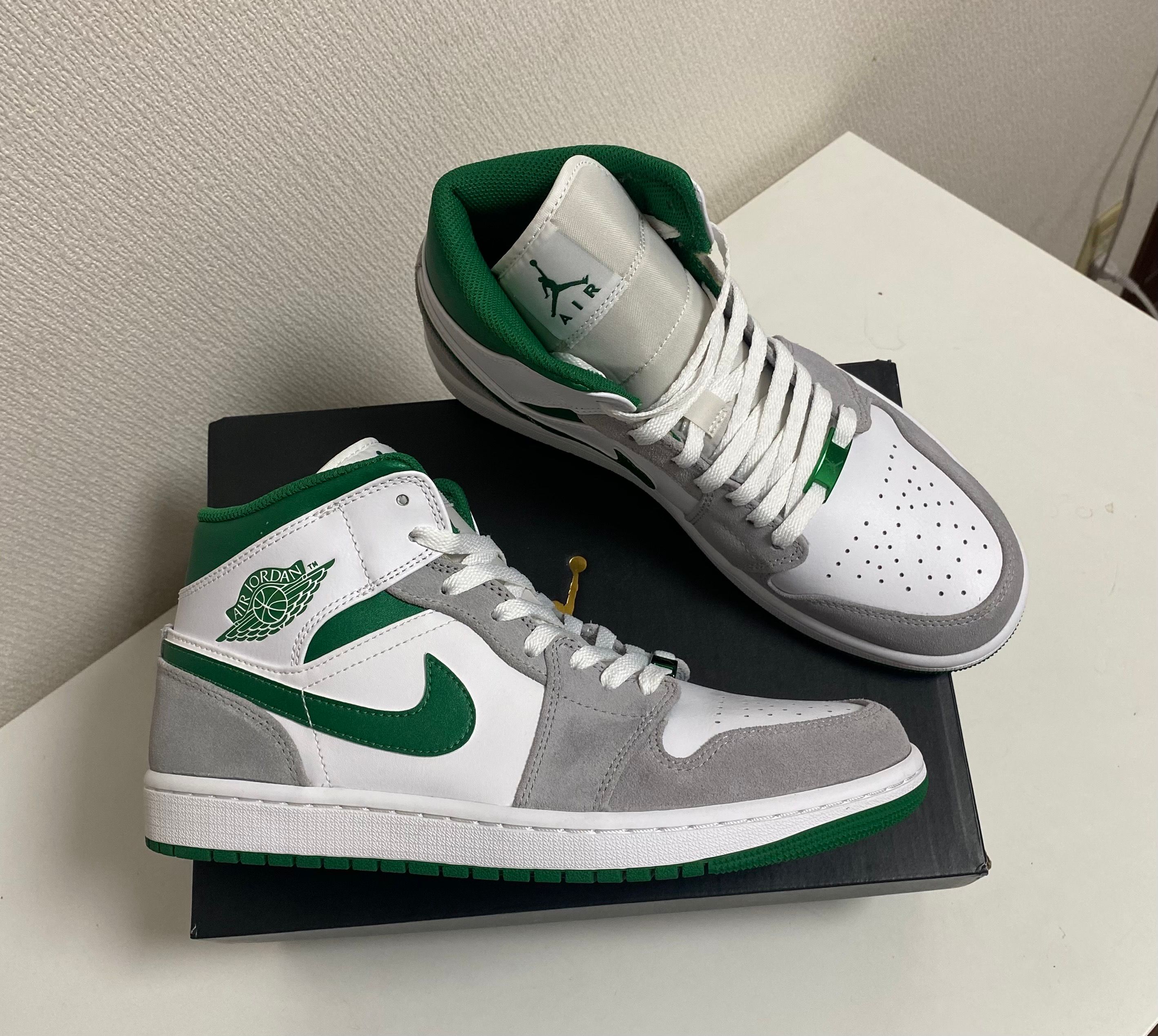 Nike Air Jordan 1 Mid "Green Grey White"