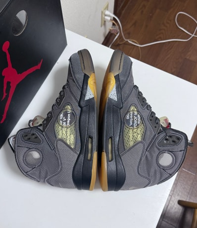 Off-White × Nike Air Jordan 5 "Black/Muslin/Fire Red"