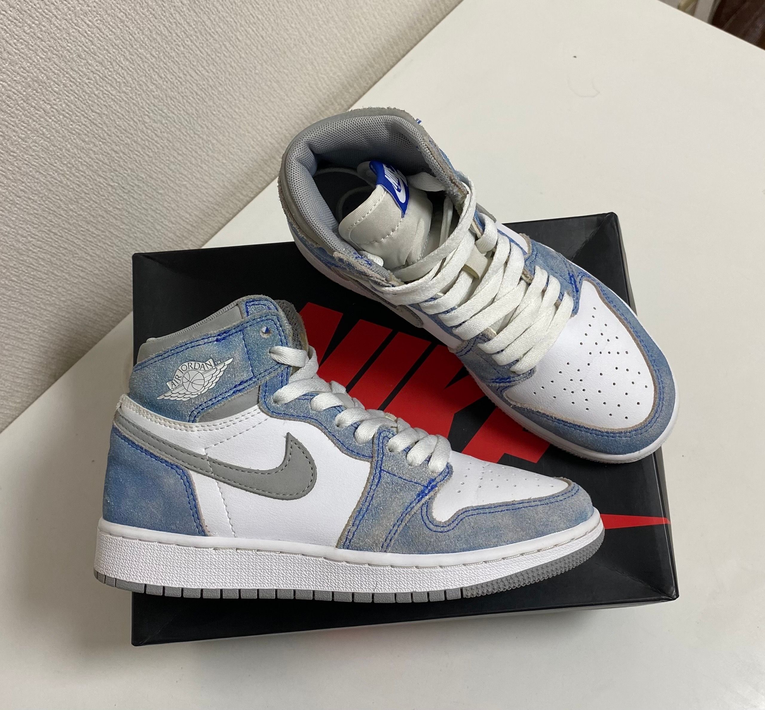 Nike GS Air Jordan 1 High OG "Hyper Royal"